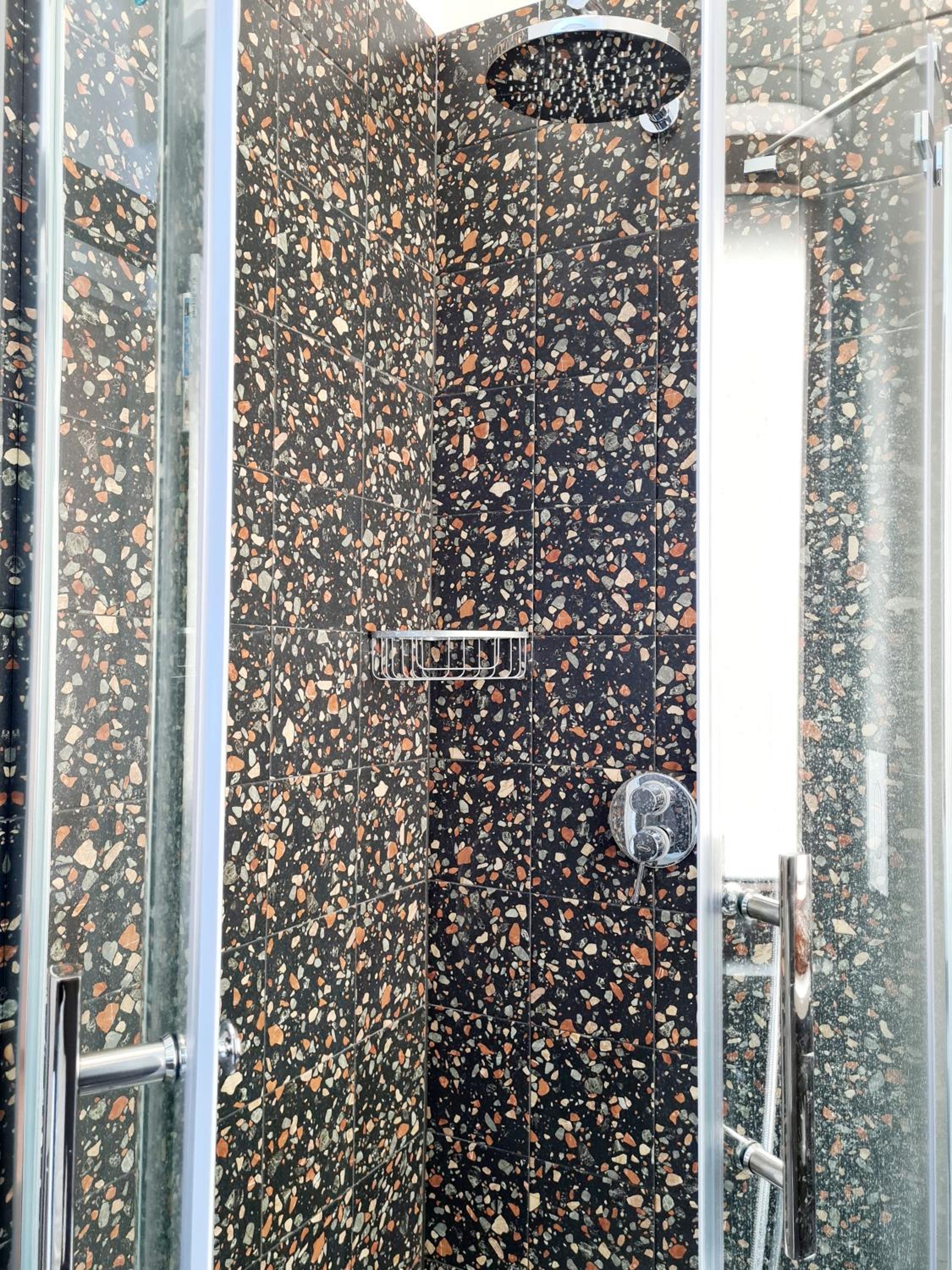 Double Room with Balcony - Photo 4