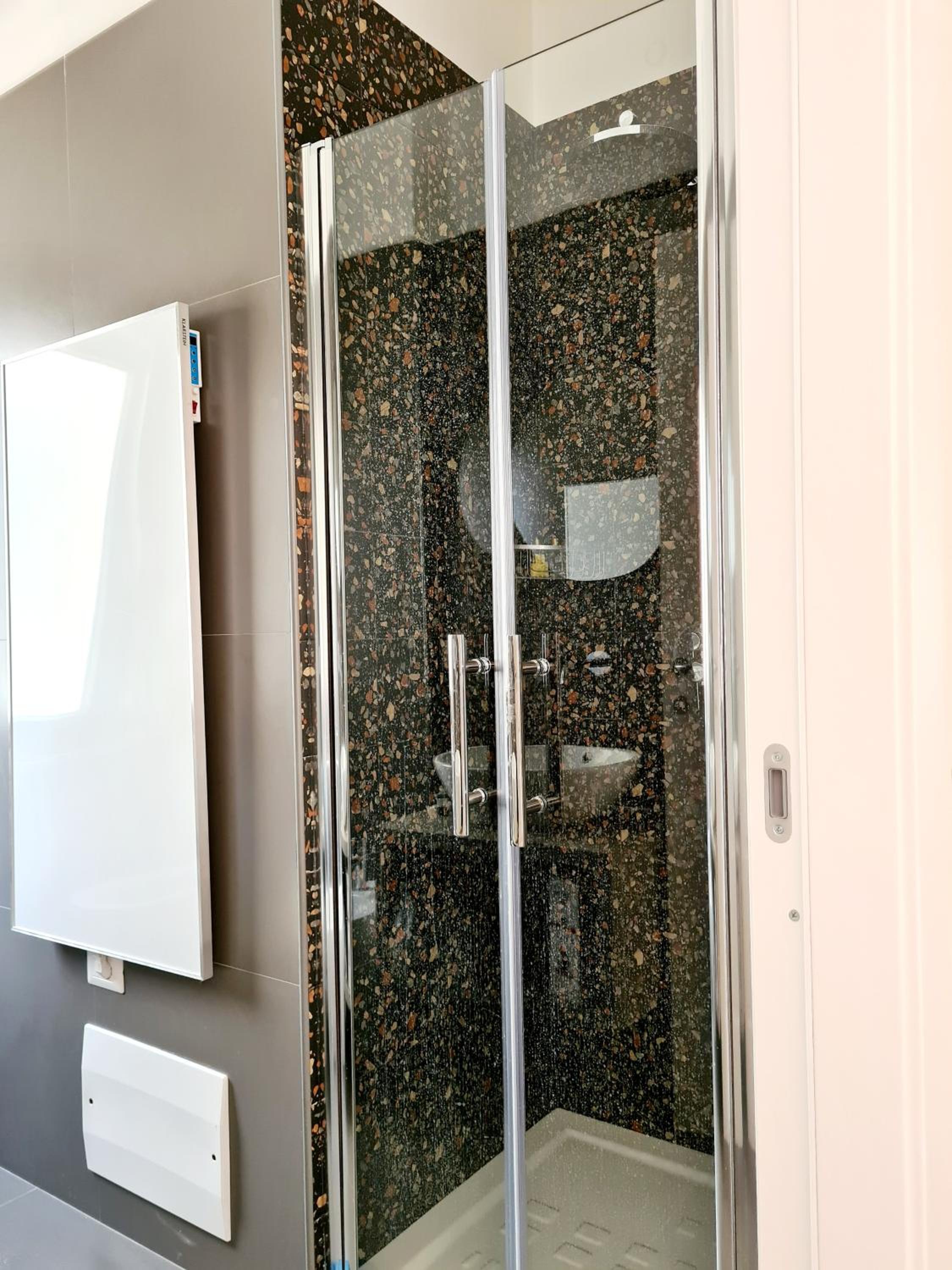 Double Room with Balcony - Photo 3
