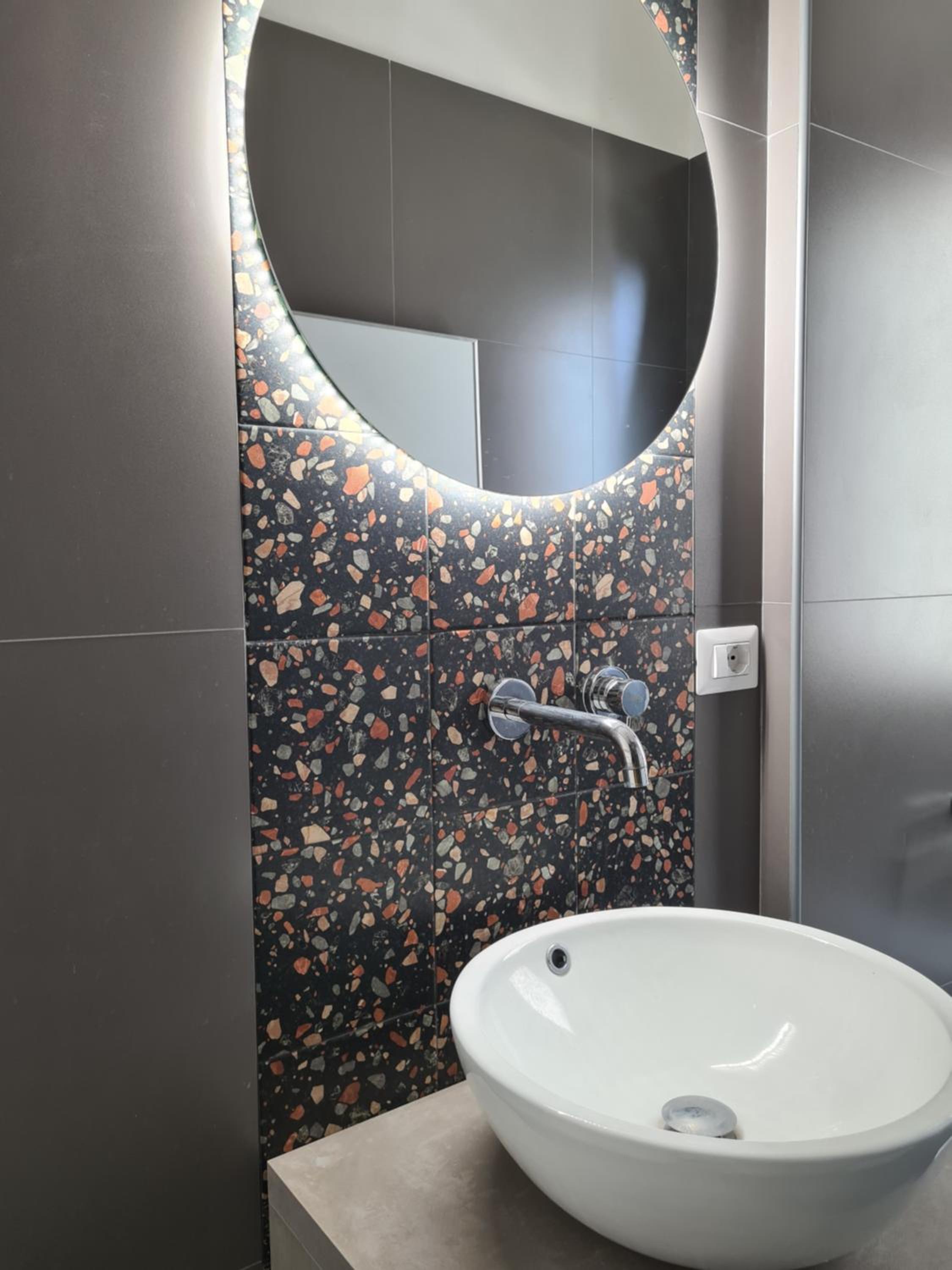 Deluxe Double Room with Balcony - Photo 6