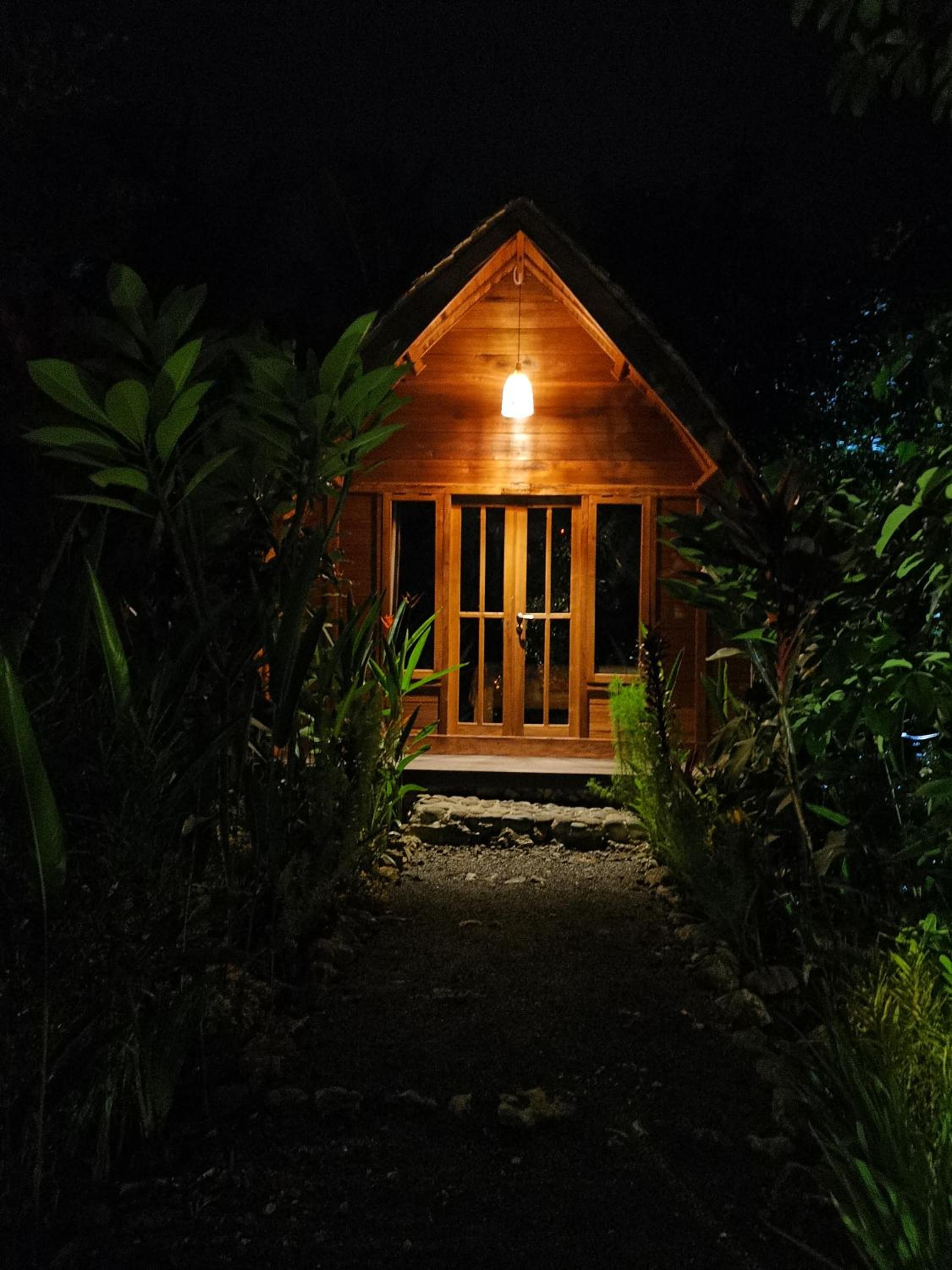 Deluxe Room (2 Adults + 1 Child) photo 3
