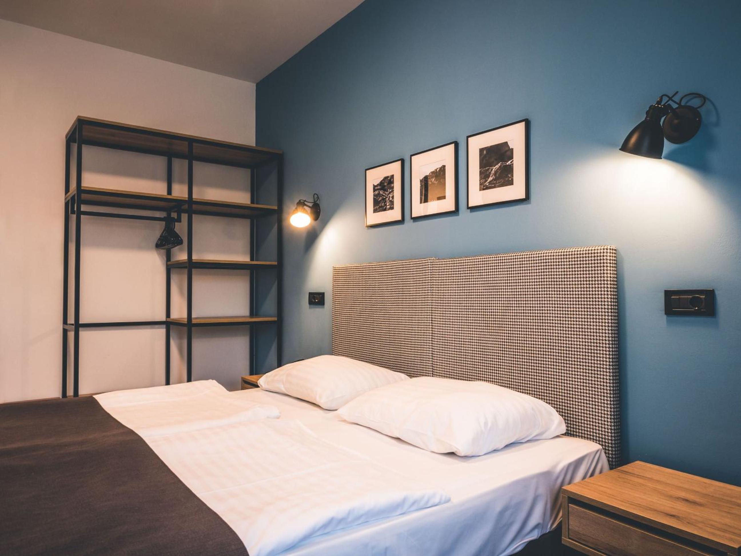 Standard Double Room - Photo 7
