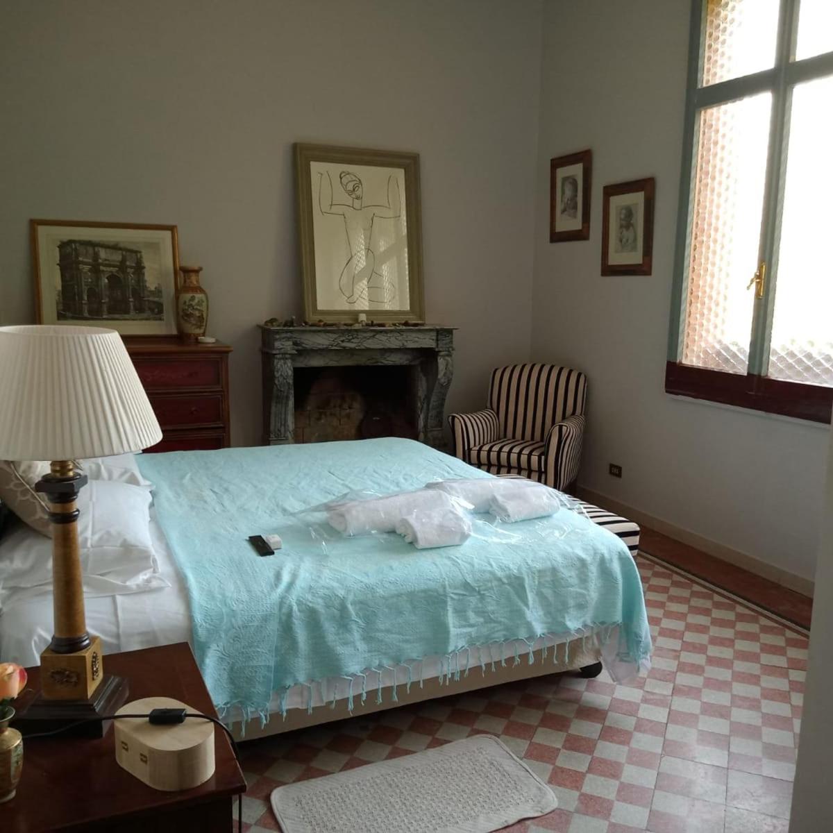 Large Double Room photo 1