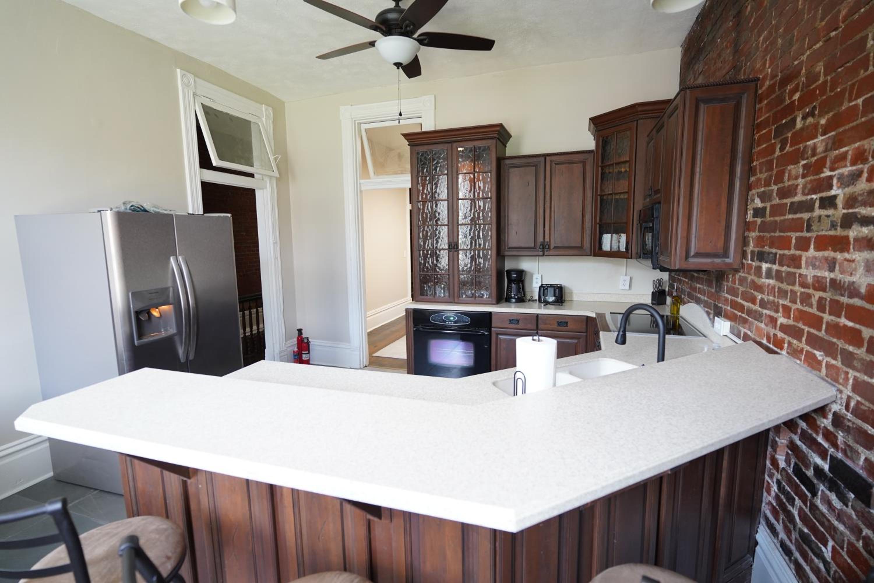 Three-Bedroom Apartment - Photo 16