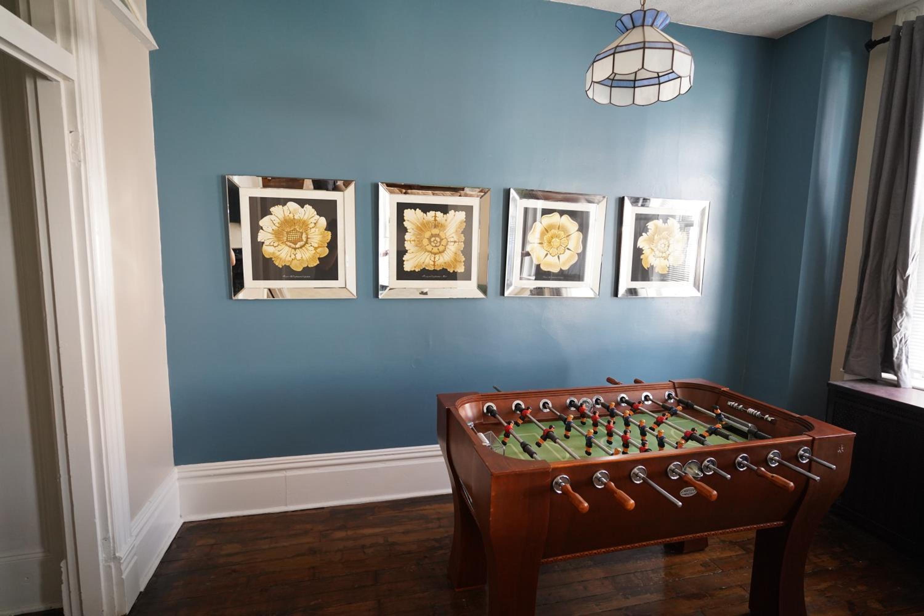 Three-Bedroom Apartment - Photo 12