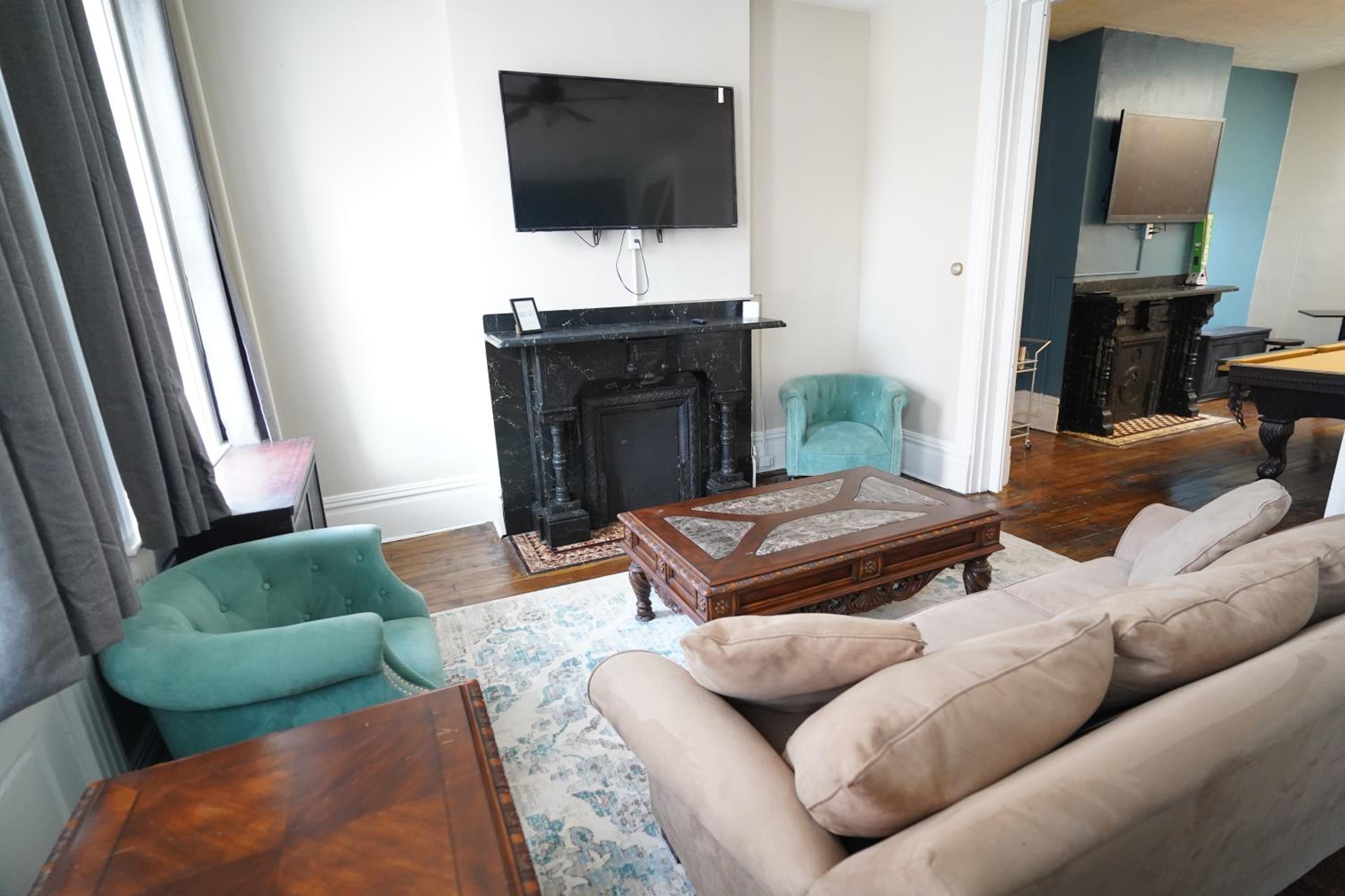 Three-Bedroom Apartment - Photo 35
