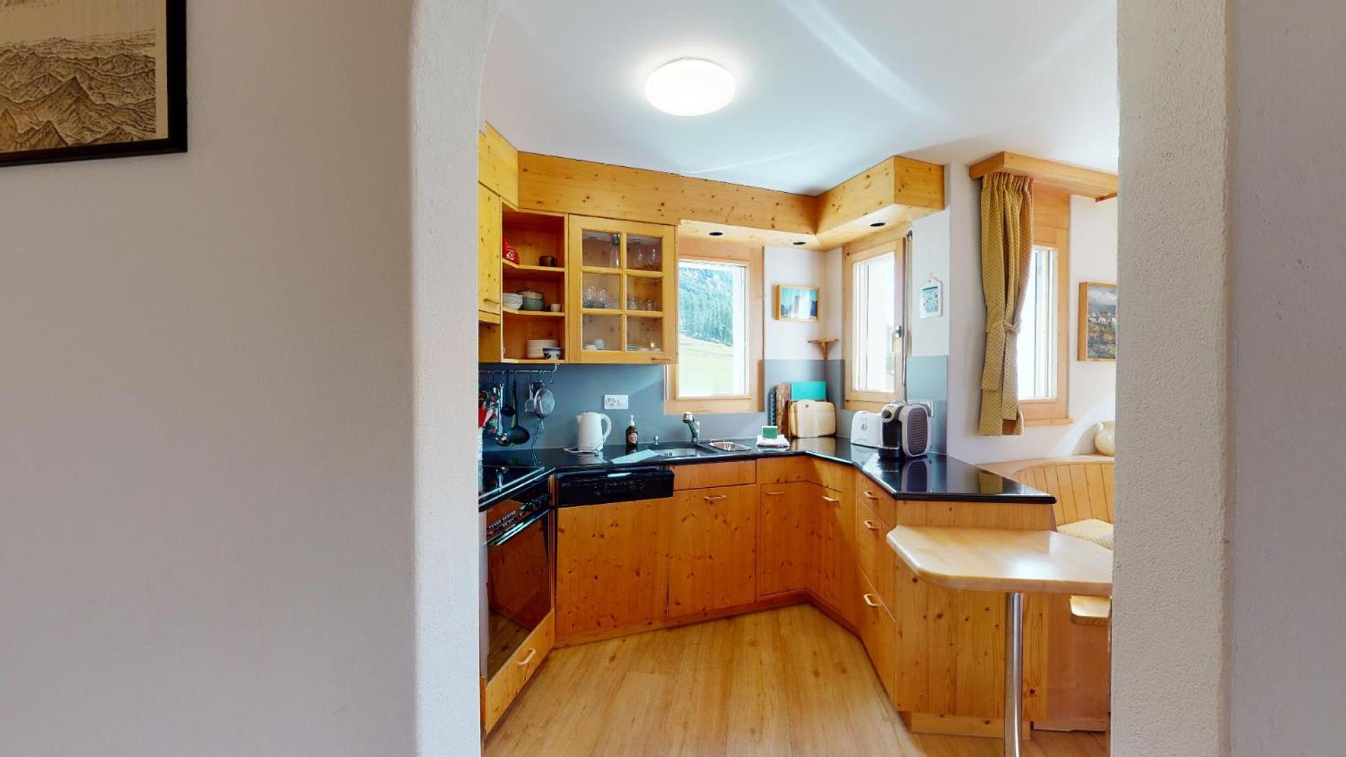 Apartment With Mountain View photo 3