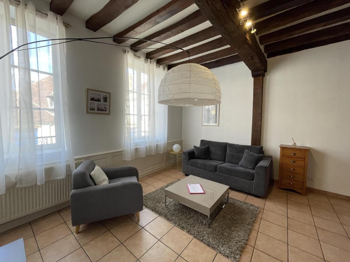 One-Bedroom Apartment - Photo 6
