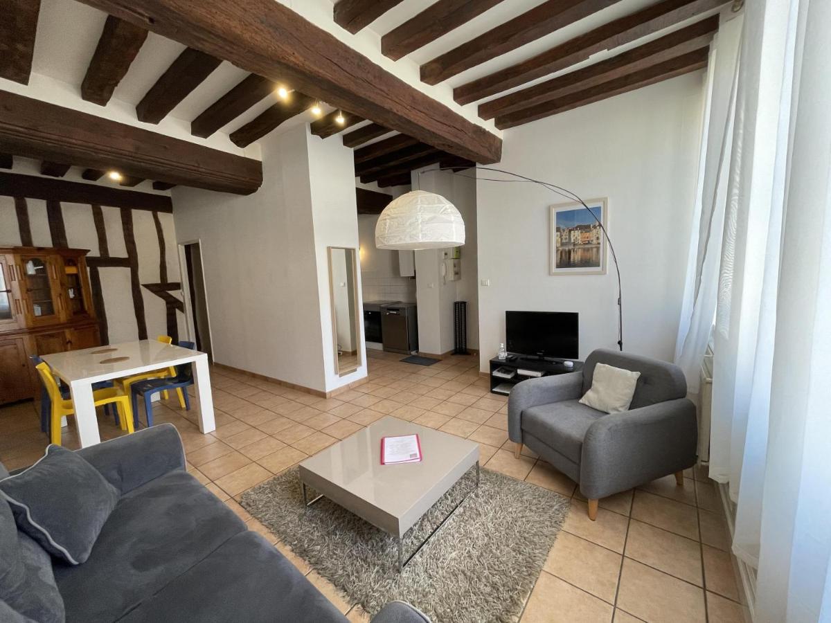 One-Bedroom Apartment - Photo 13