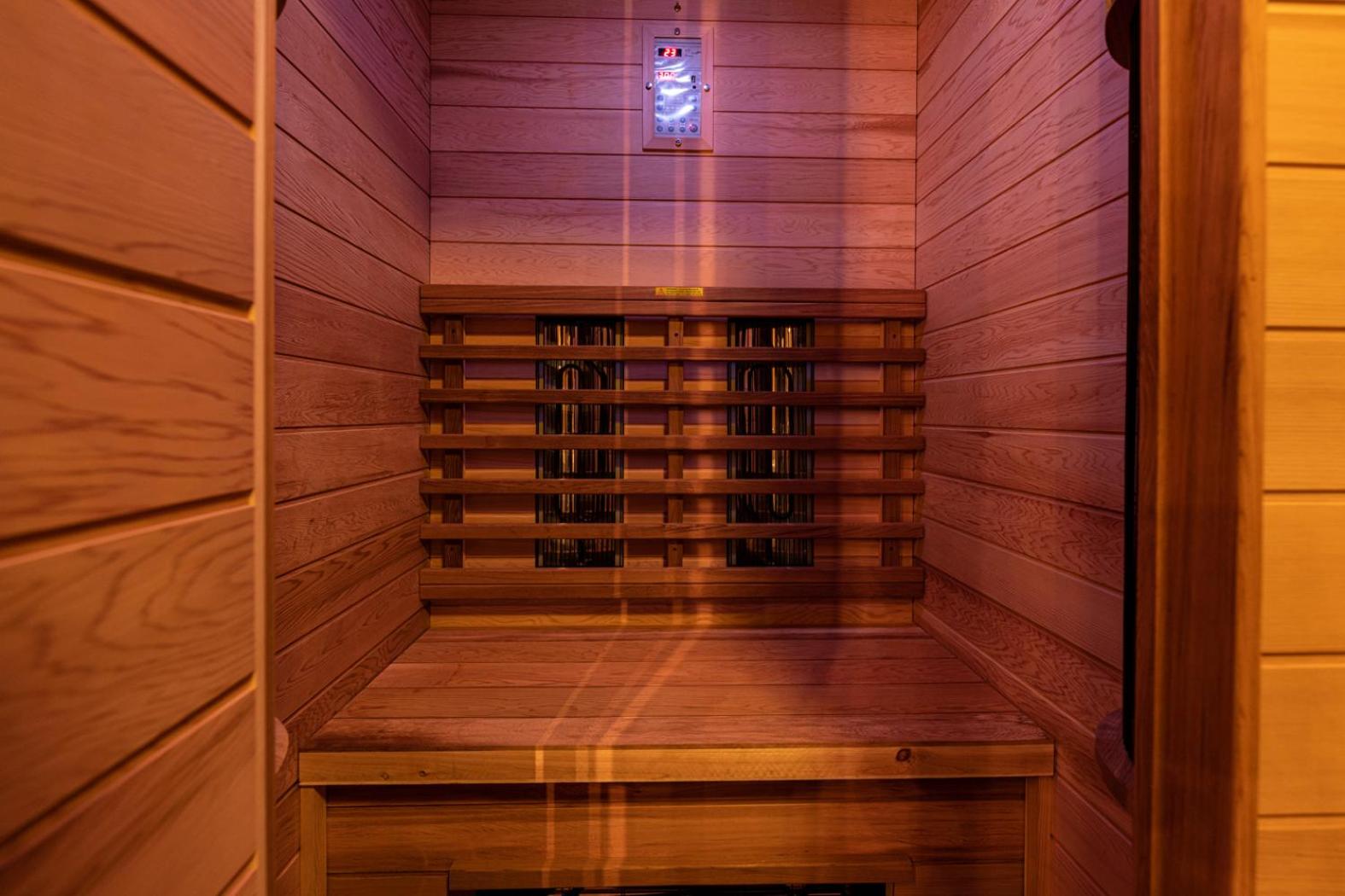 Suite with Sauna - Photo 11