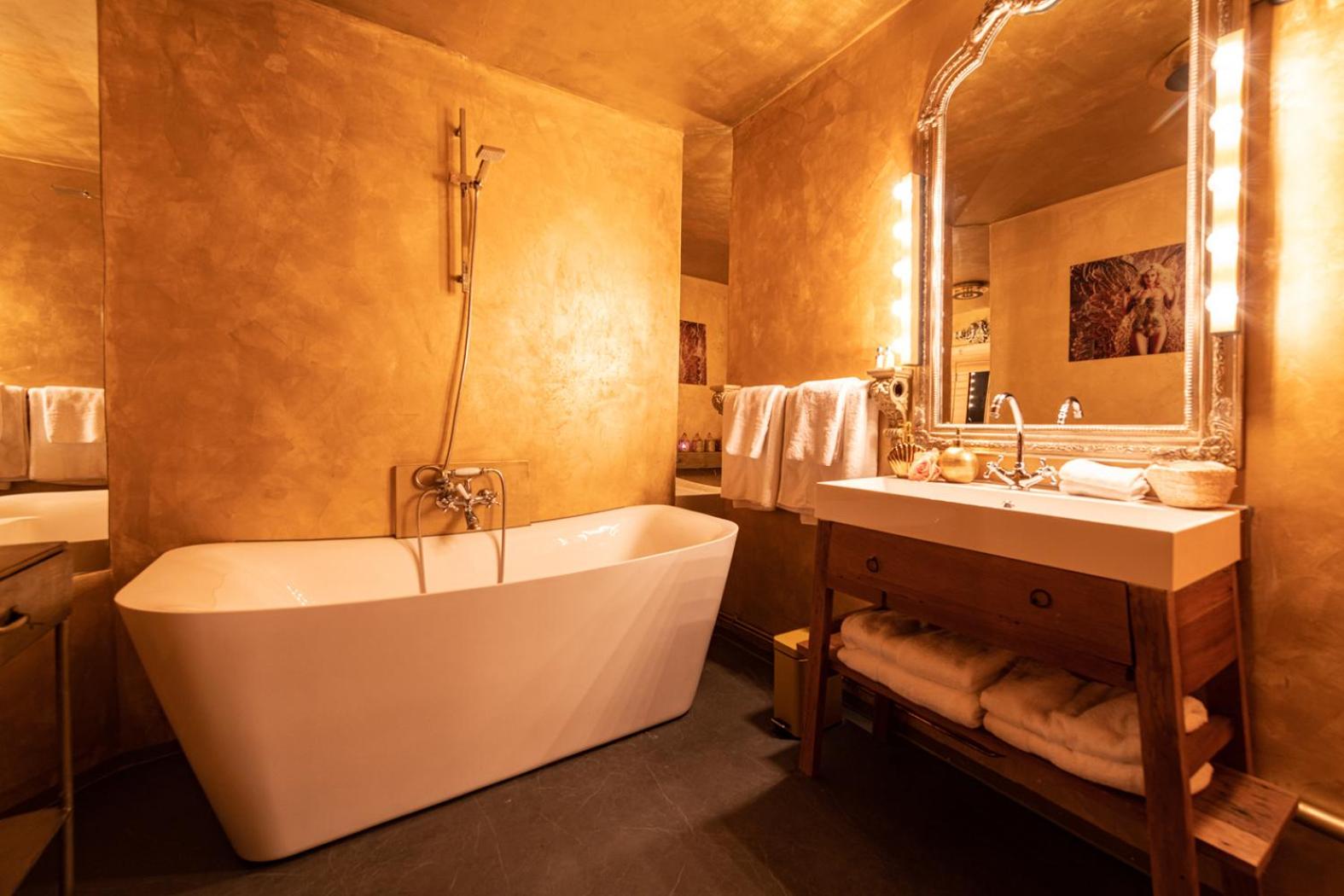 Suite with Sauna - Photo 13