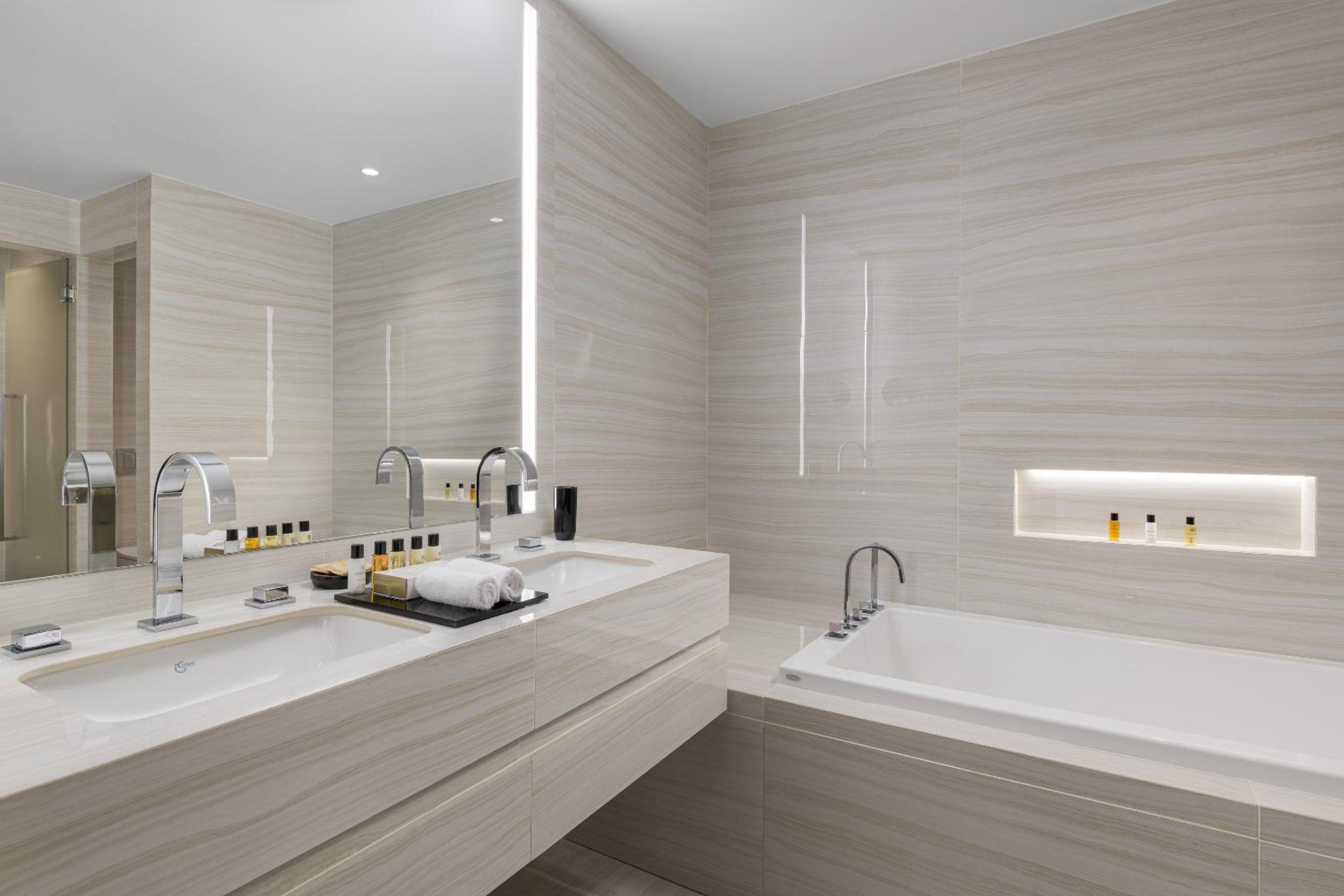 Penthouse Suite with Sea View - Photo 7