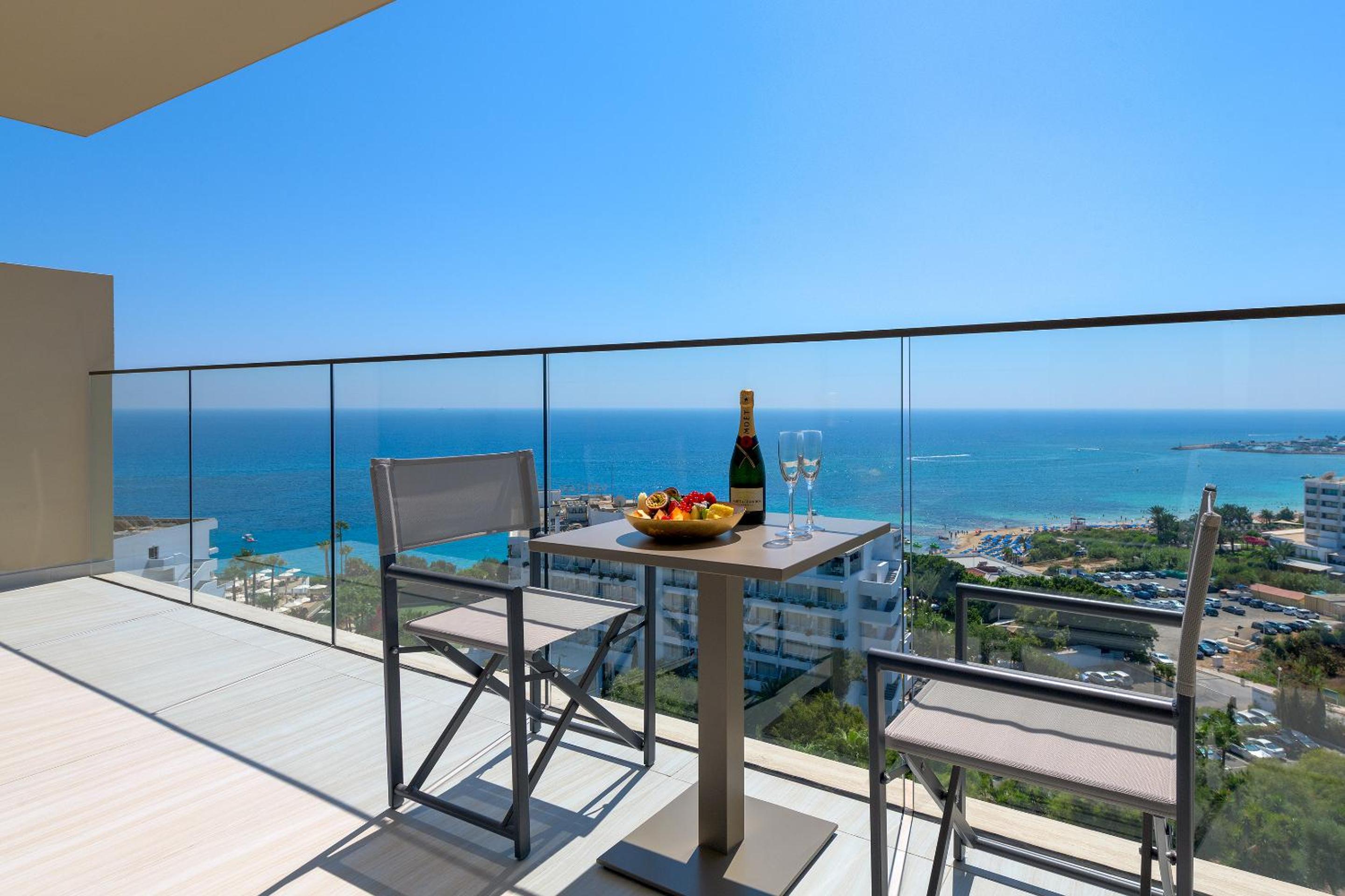 Penthouse Suite with Sea View - Photo 6