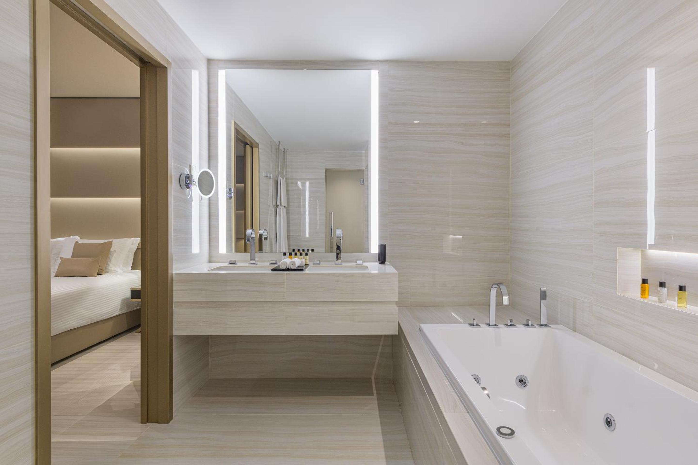 Penthouse Suite with Sea View - Photo 2