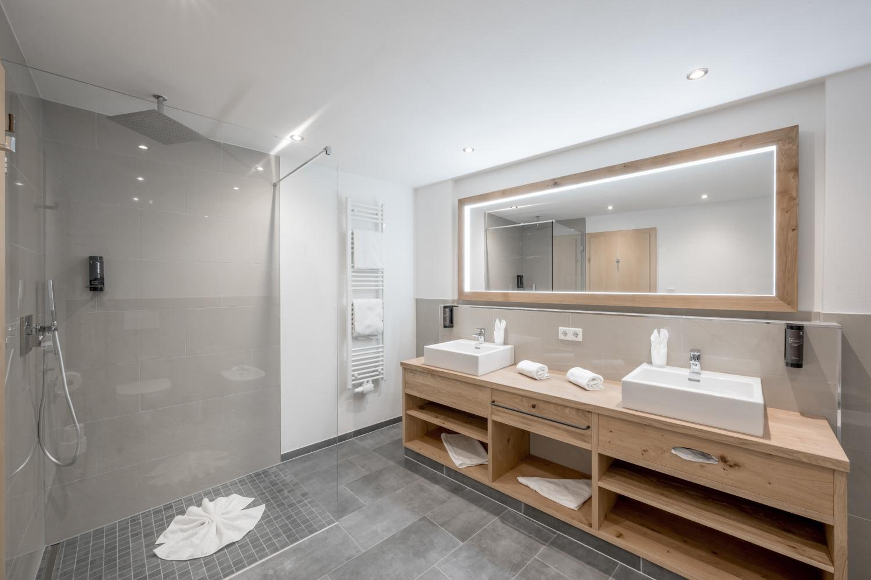 Junior Suite - Photo 10