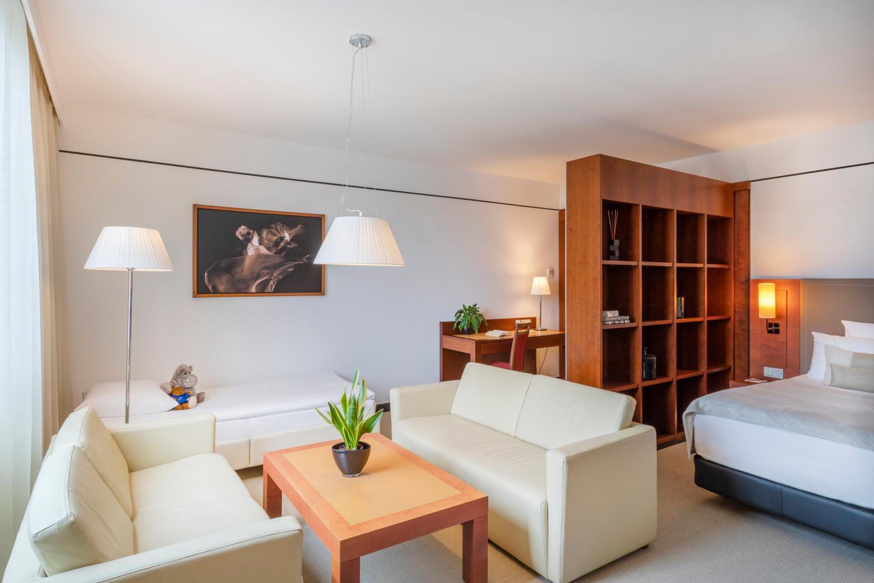 The Level Family Junior Suite with Executive Lounge Access