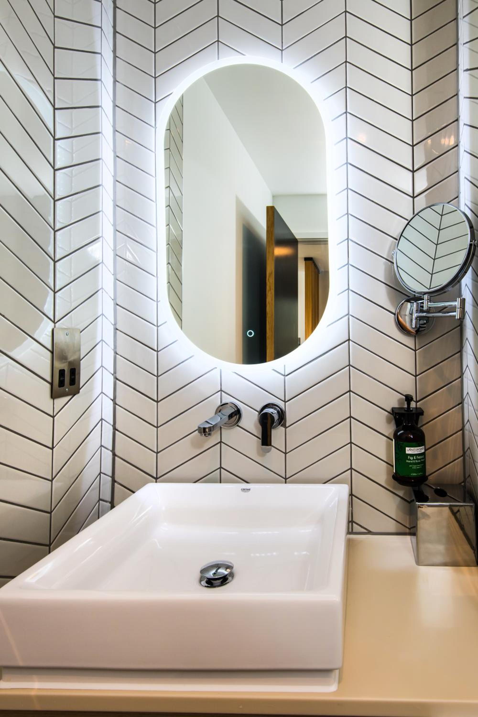 King Studio Suite - Photo 5