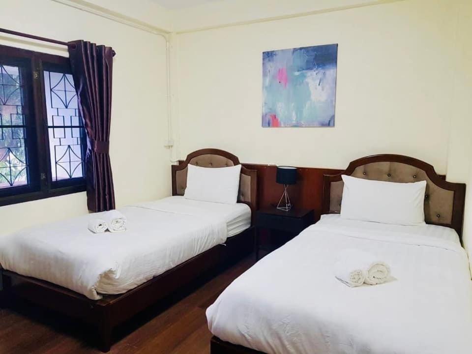 Standard Twin Room with Garden View - Photo 7