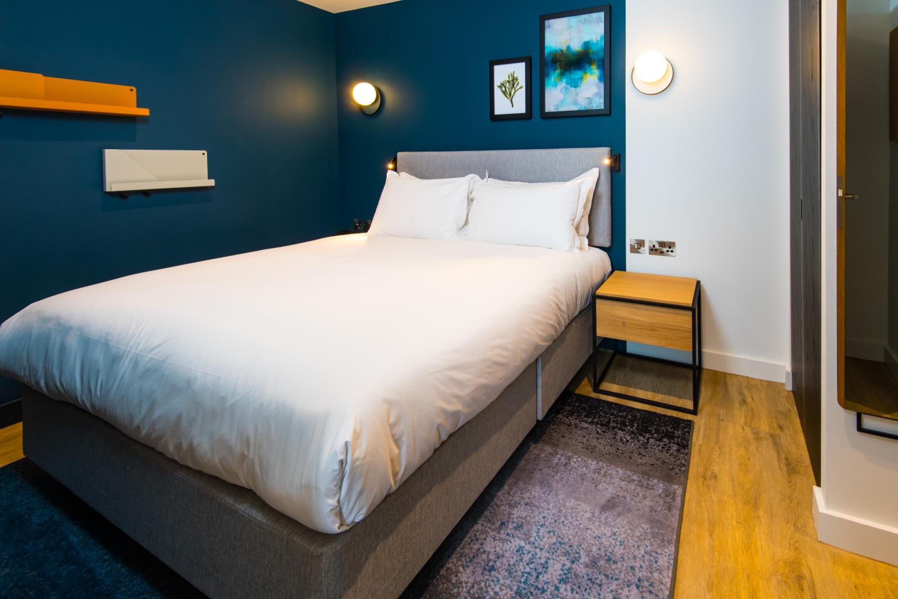 One-Bedroom King Suite - Photo 3