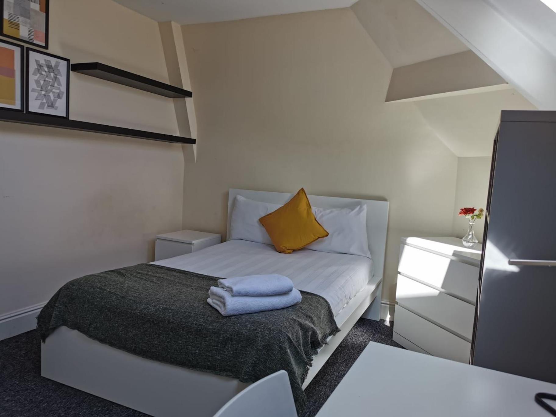 Double Room with Shared Bathroom