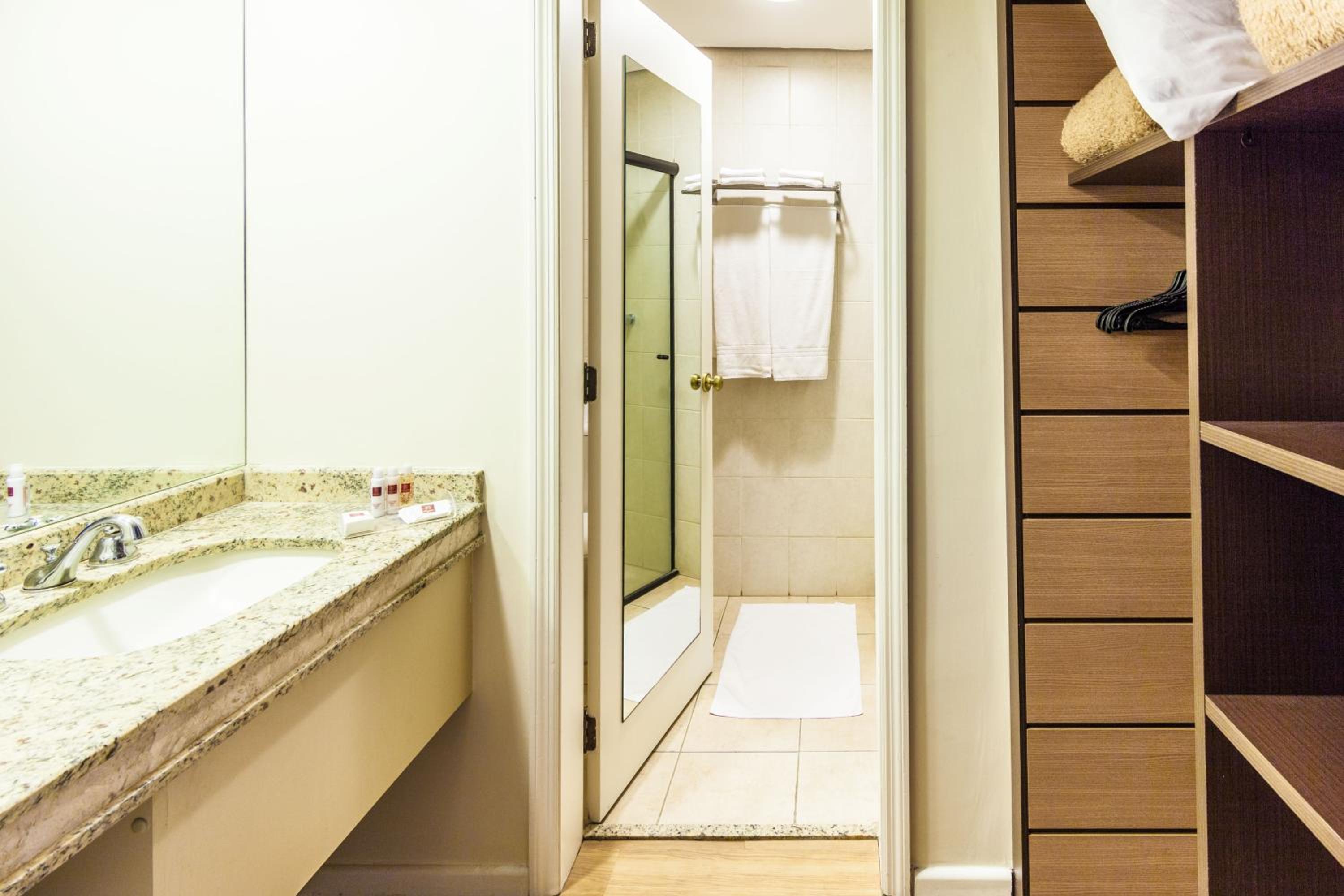 Superior Double Room with One Double Bed - Photo 5