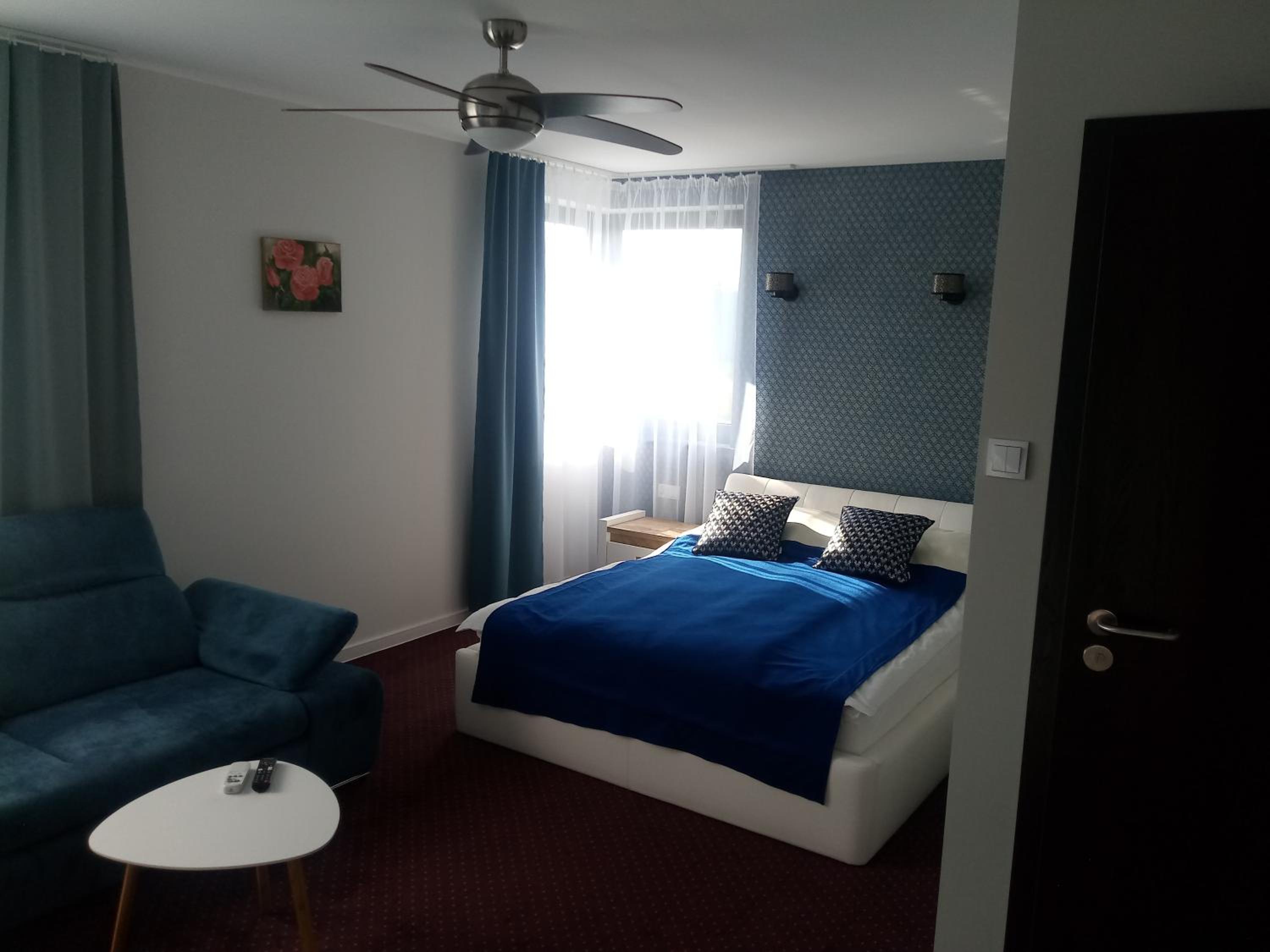 Large Double Room photo 3