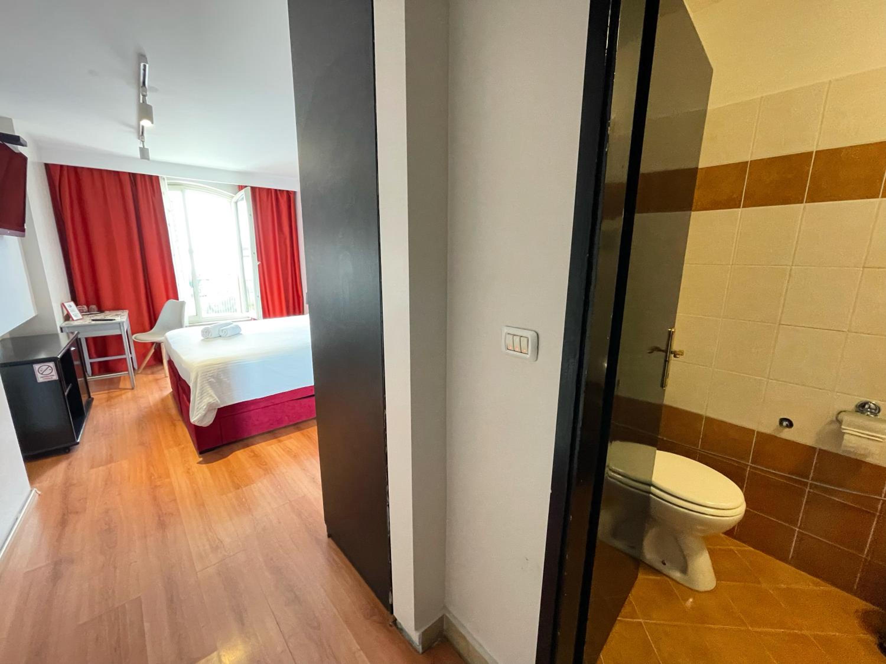 King Room with Sea View - Photo 2