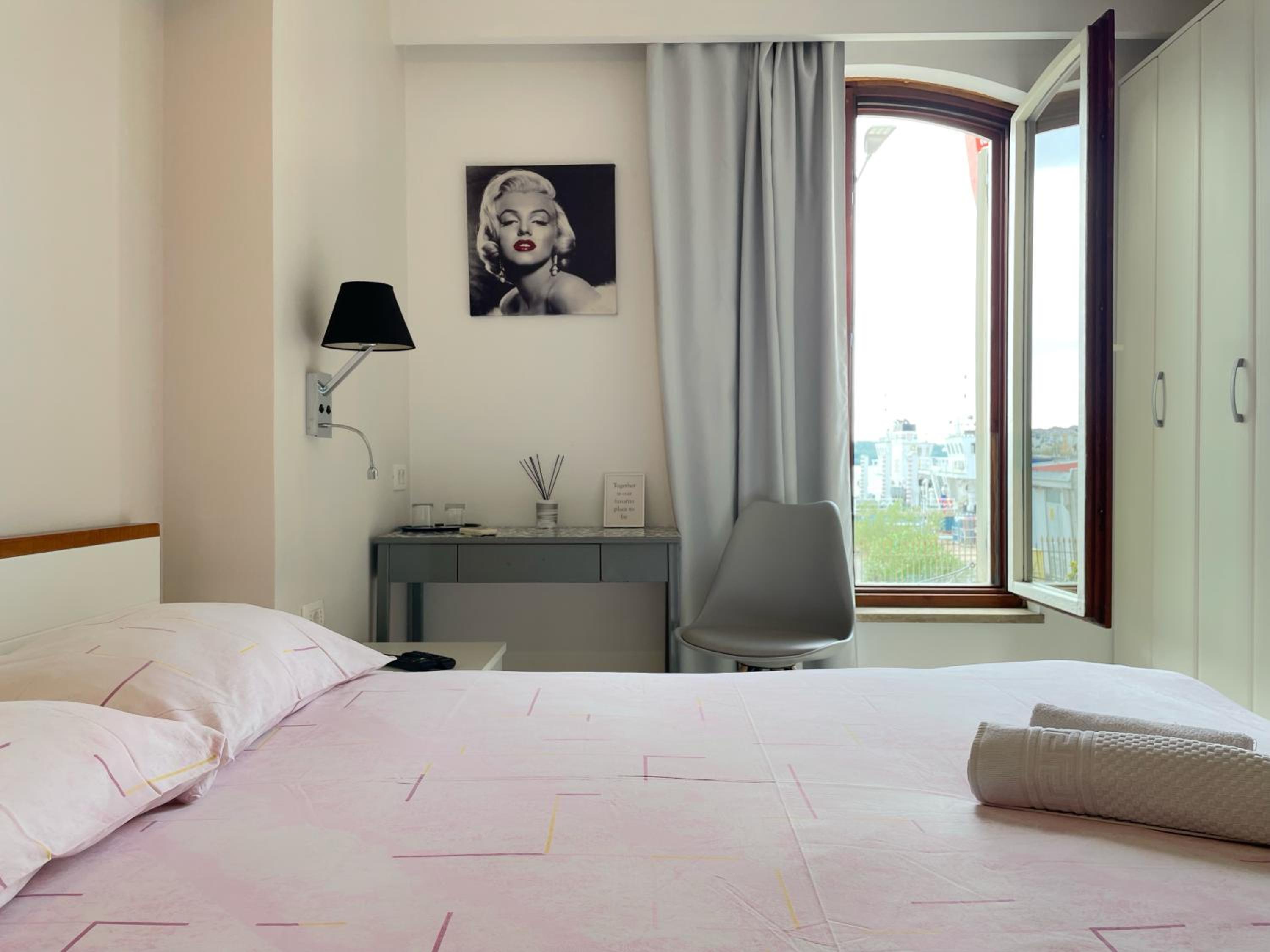 Double Room with Sea View - Photo 5