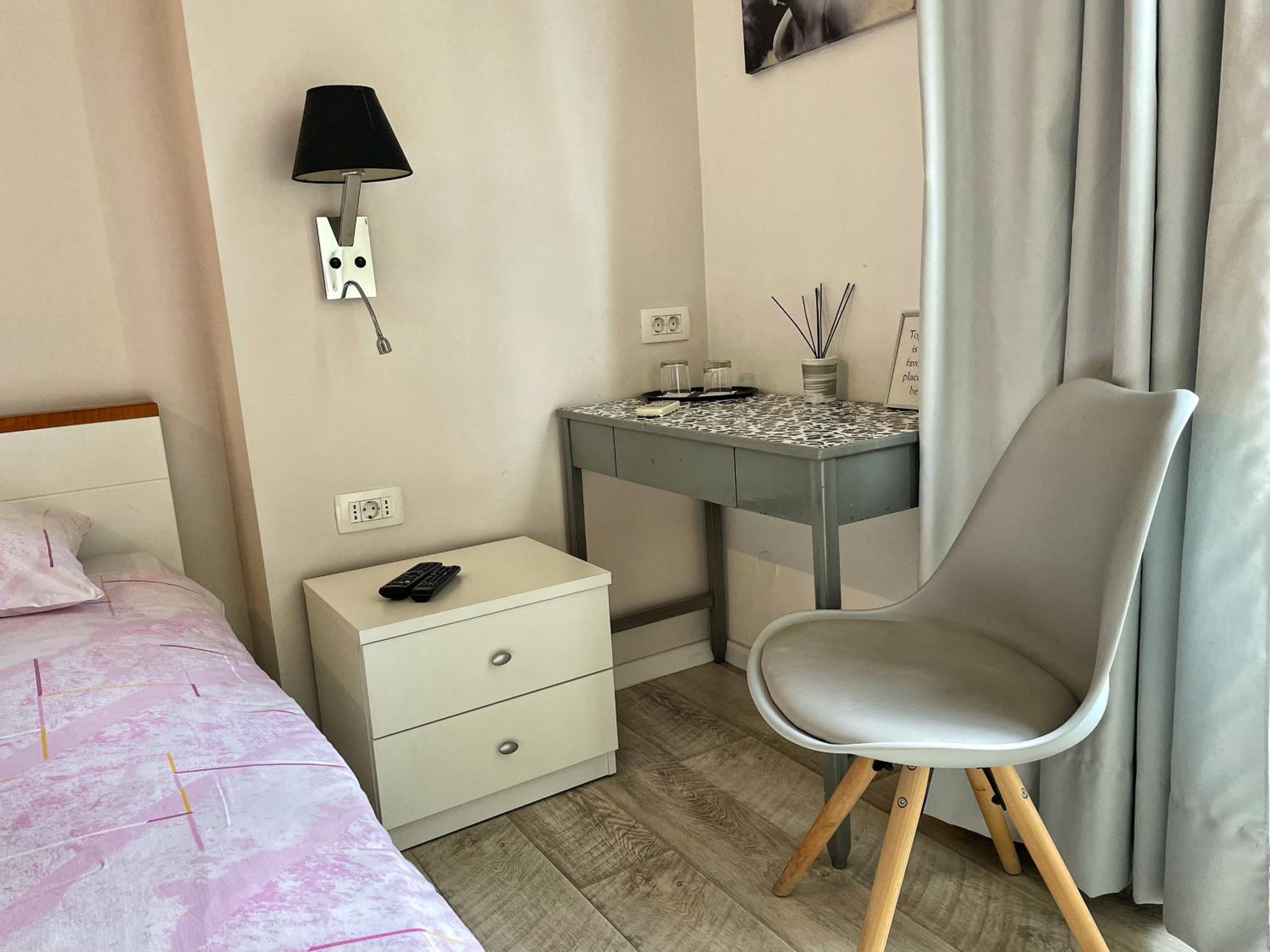 Double Room with Sea View - Photo 2
