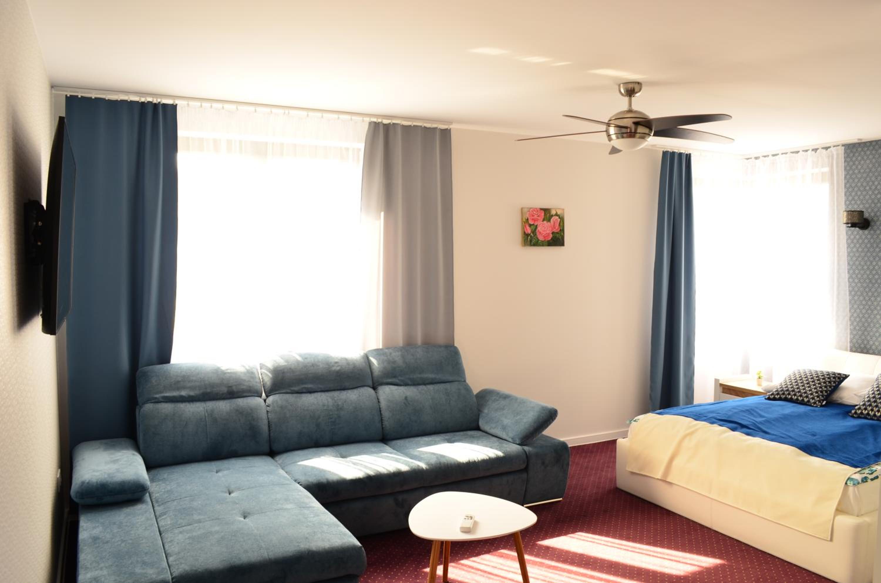 Large Double Room photo 1