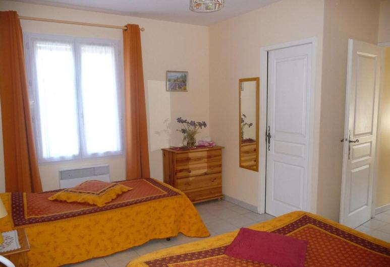 Triple Room with Pool View photo 1