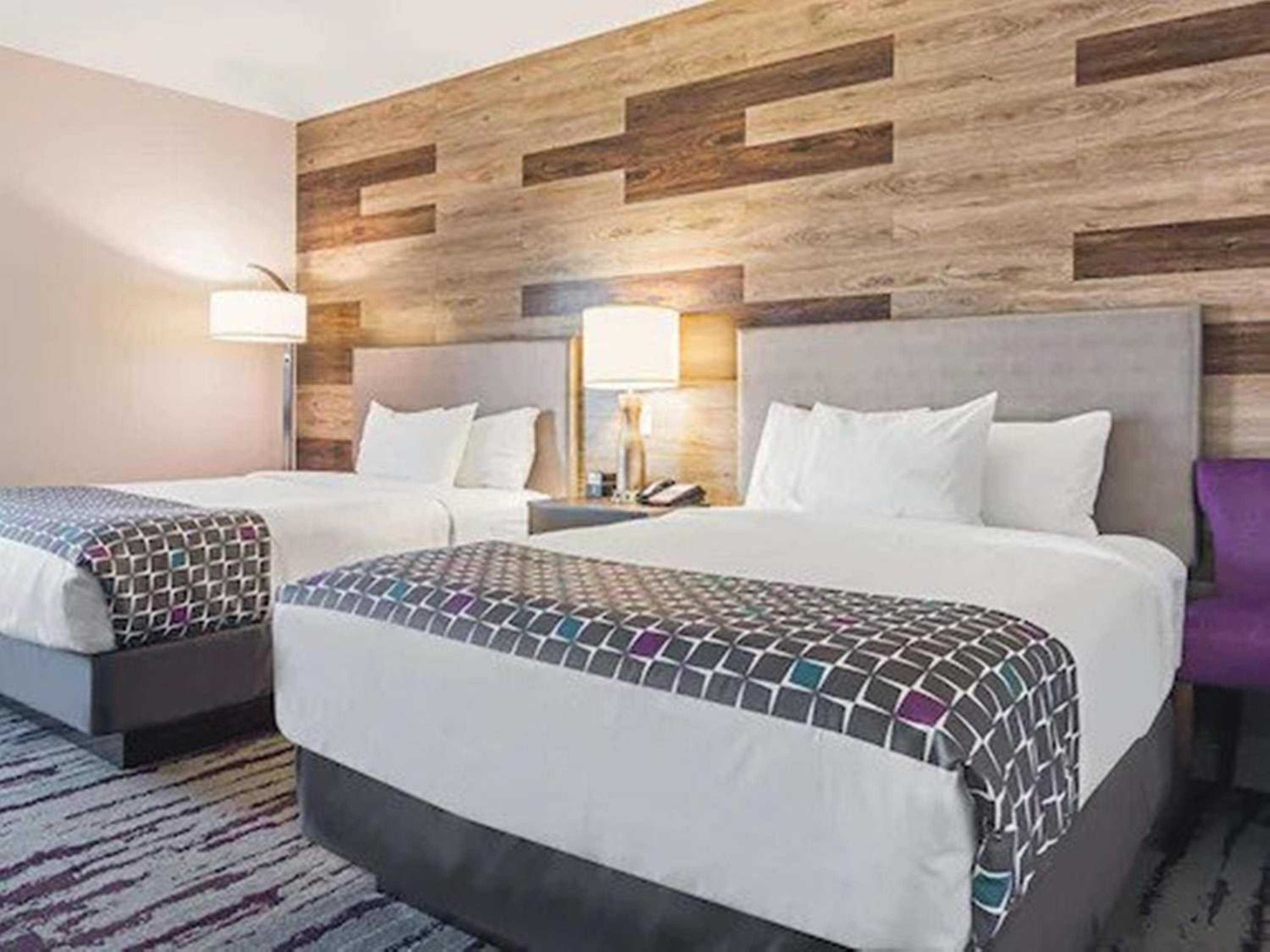 Queen Room with Two Queen Beds photo 1