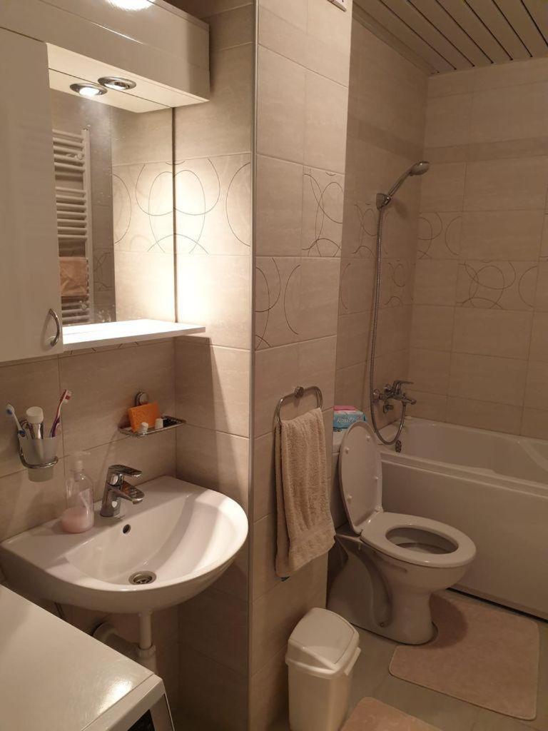 Two-Bedroom Apartment - Photo 23