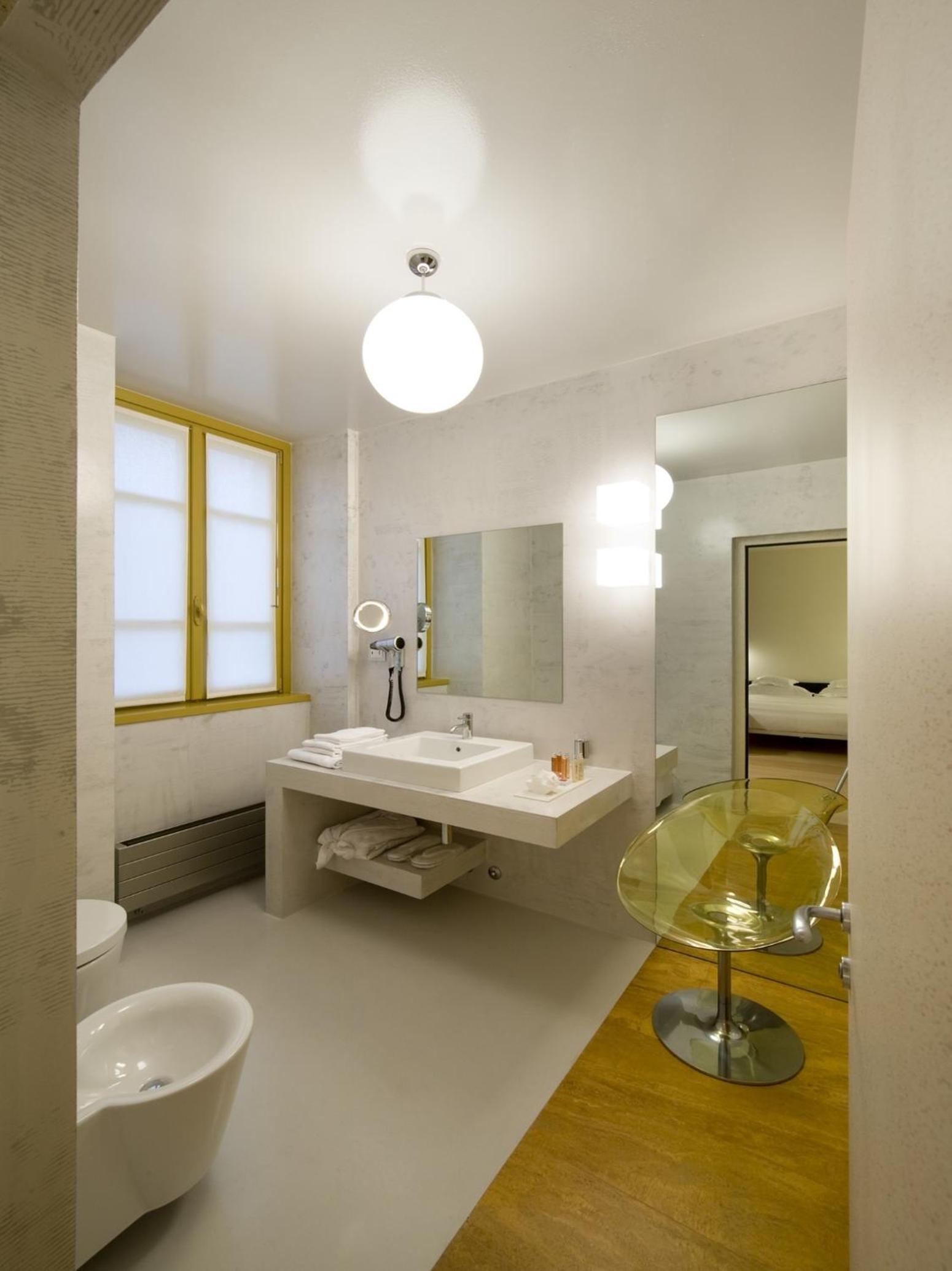 Deluxe Double or Twin Room - Photo 6