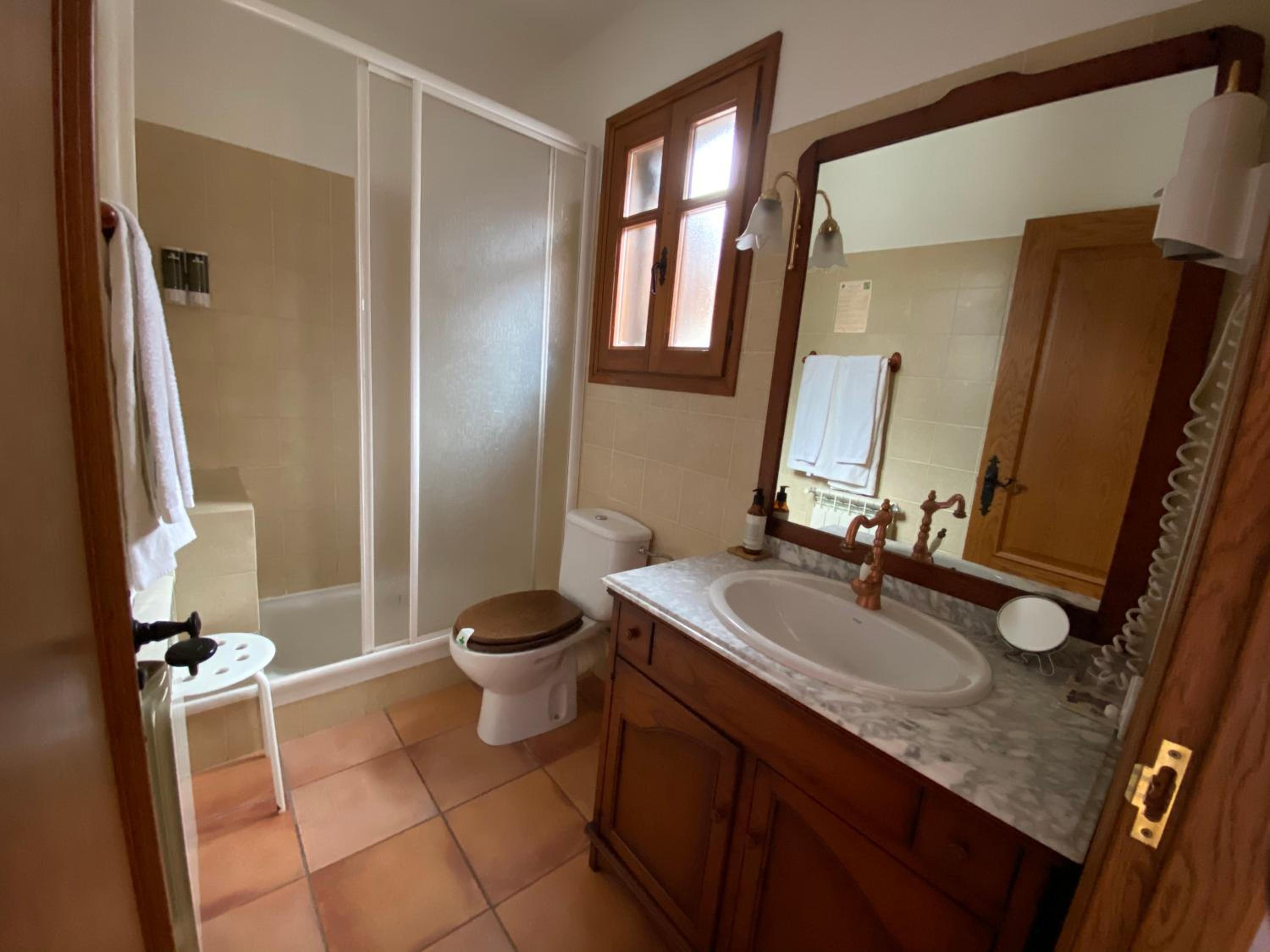 Double or Twin Room - Photo 17