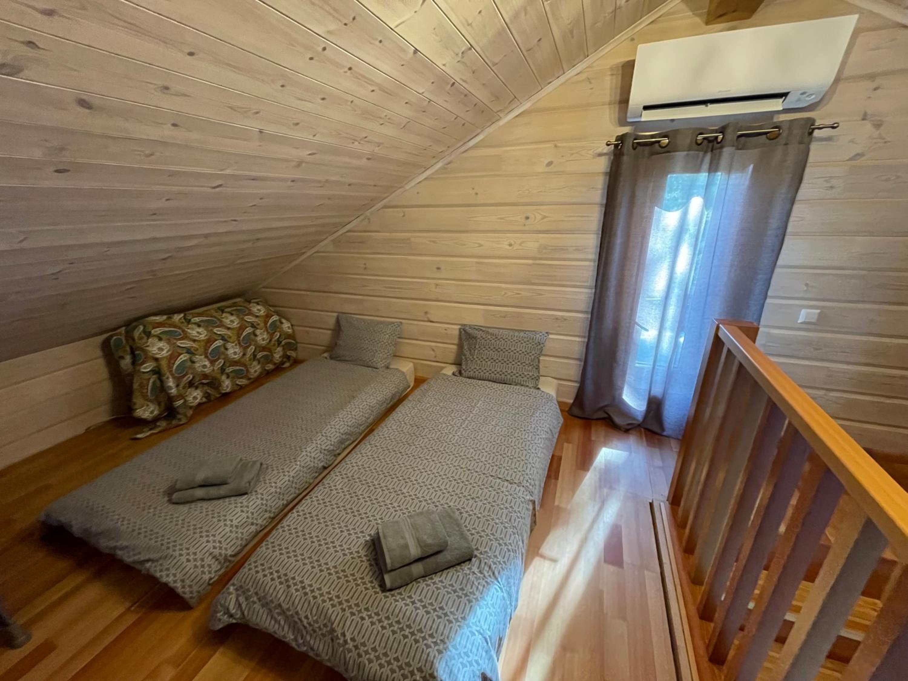 One-Bedroom House - Photo 47