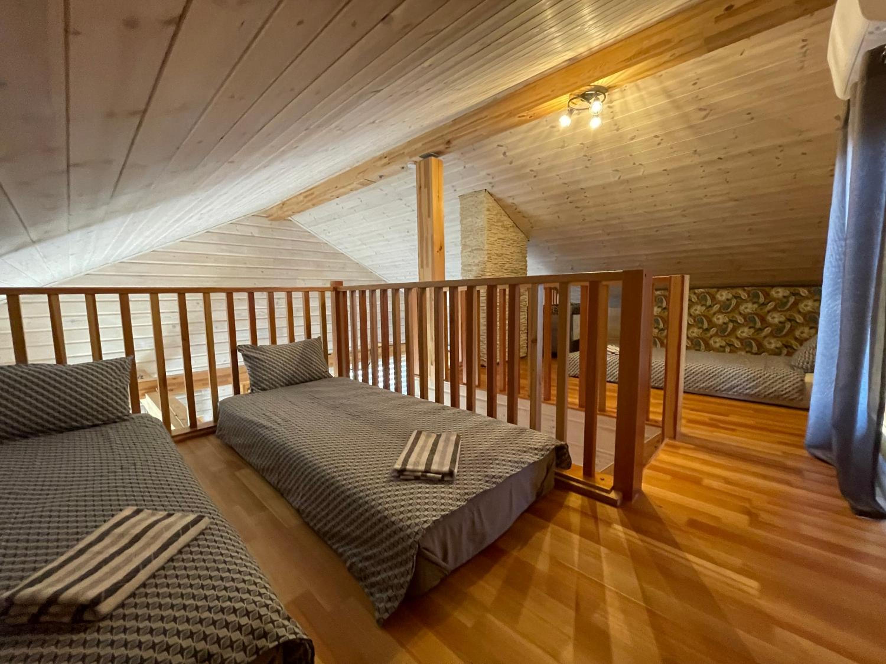 One-Bedroom House - Photo 2