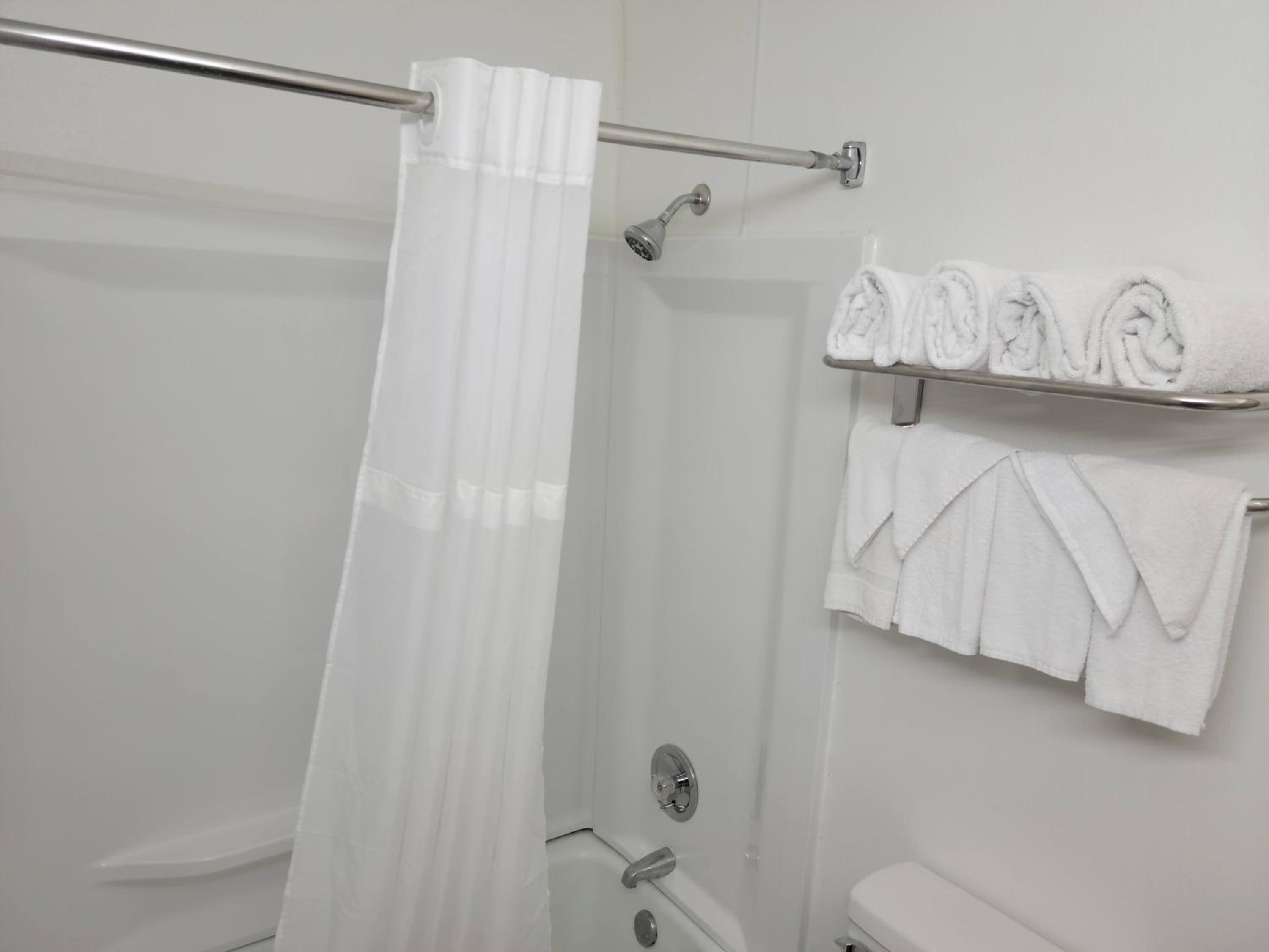Double Room with Two Double Beds - Non-Smoking - Photo 5
