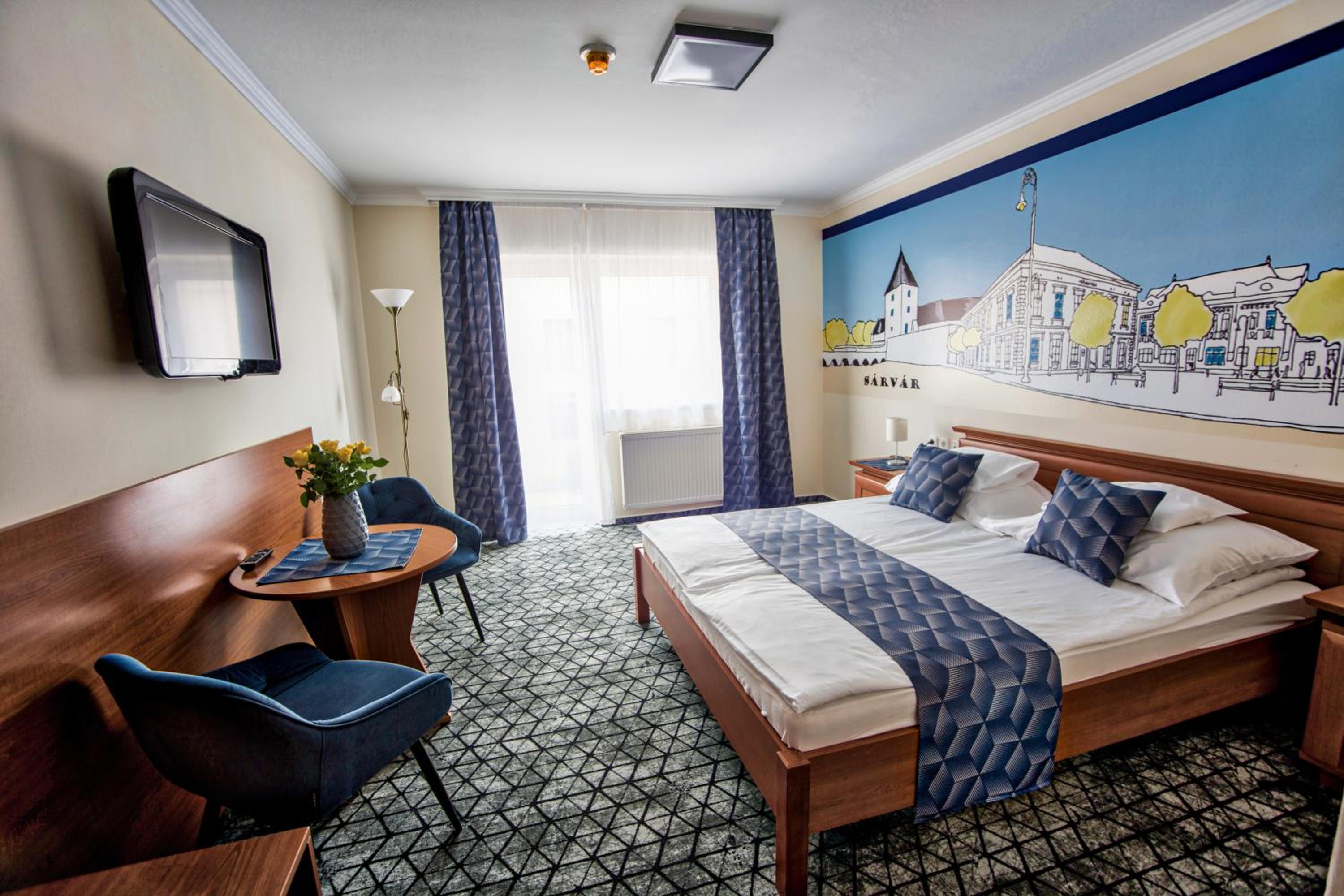 Deluxe Double or Twin Room with Balcony - Photo 6
