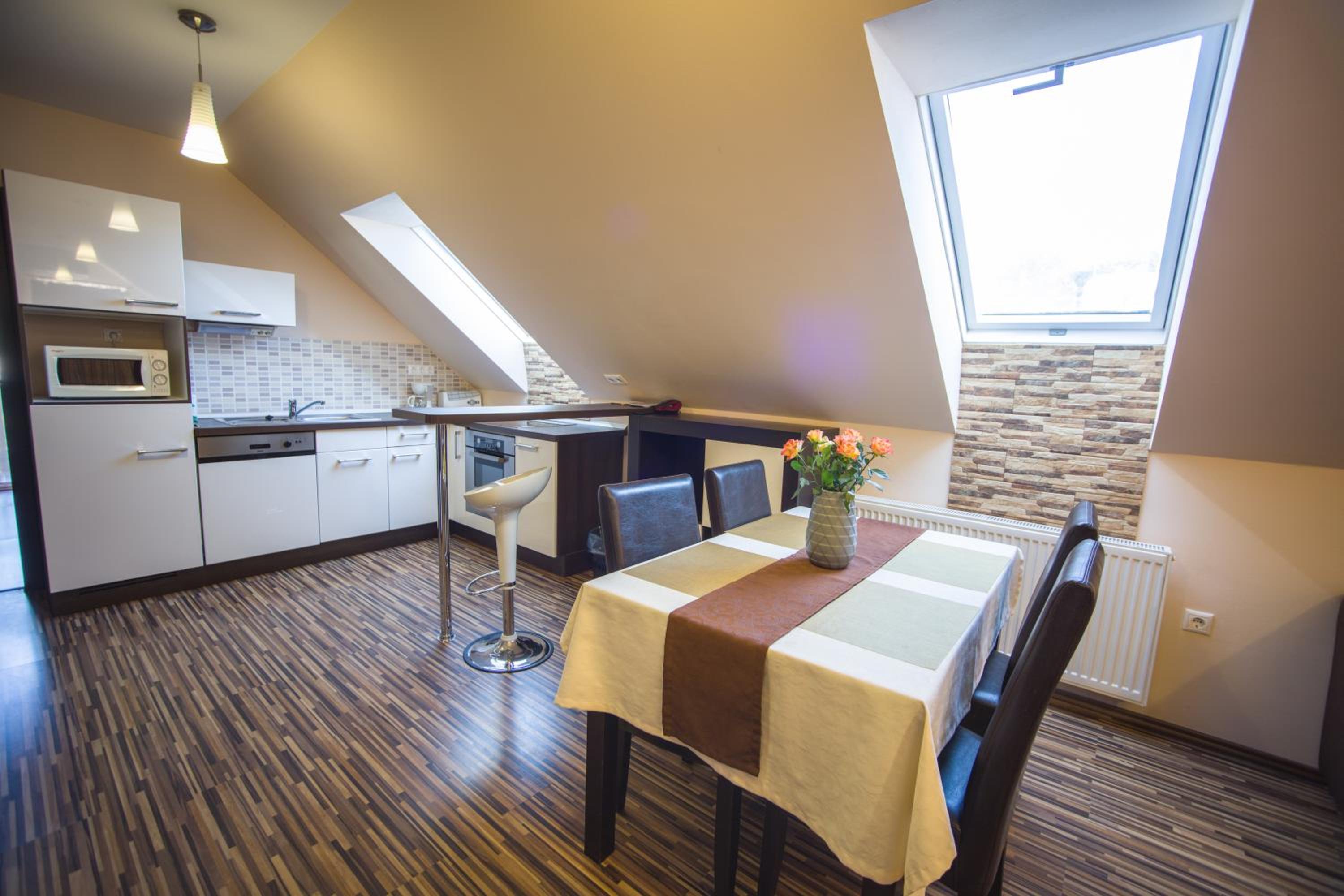 Apartment with Balcony - Photo 2