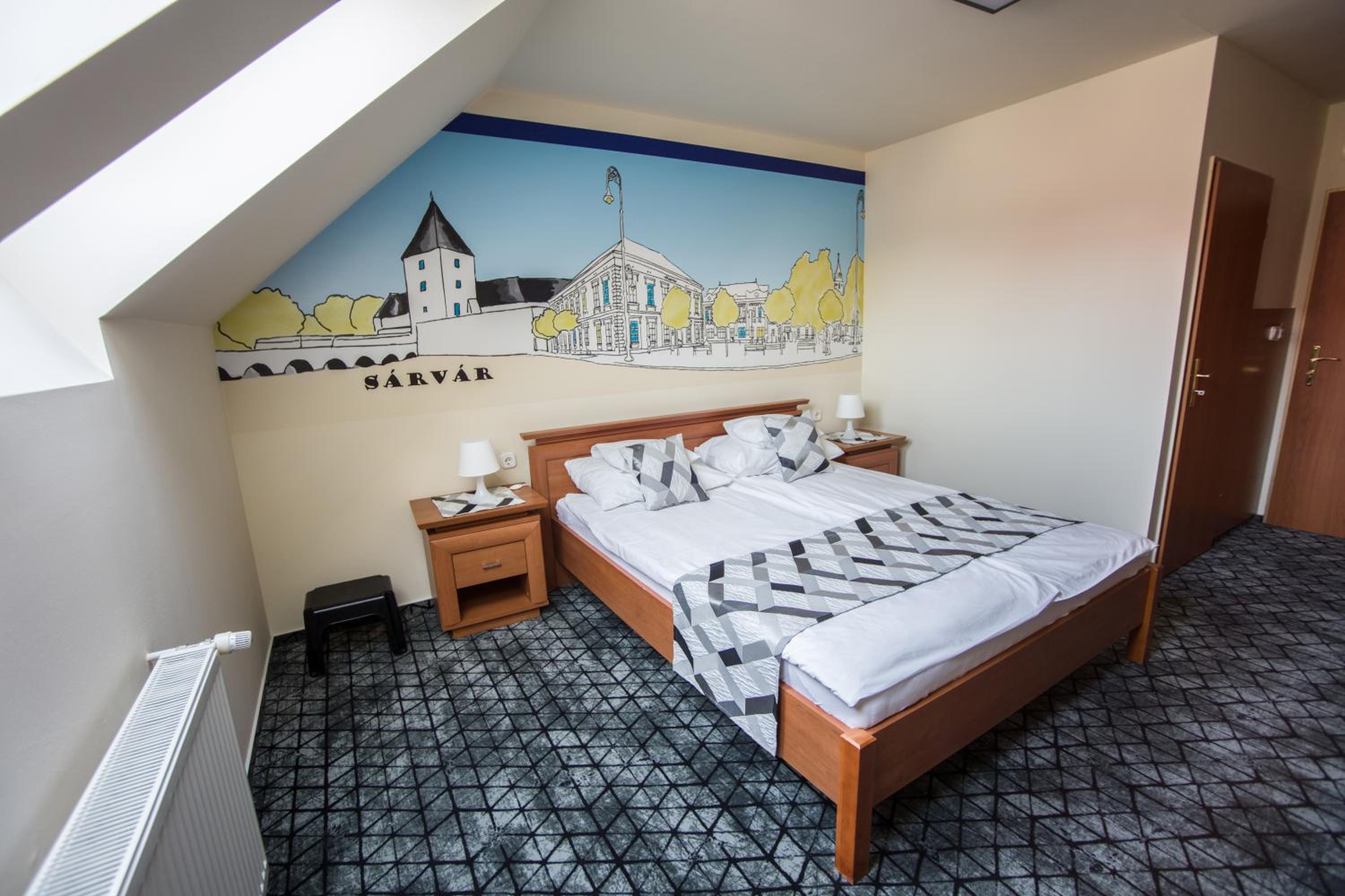 Double or Twin Room with Extra Bed - Photo 2