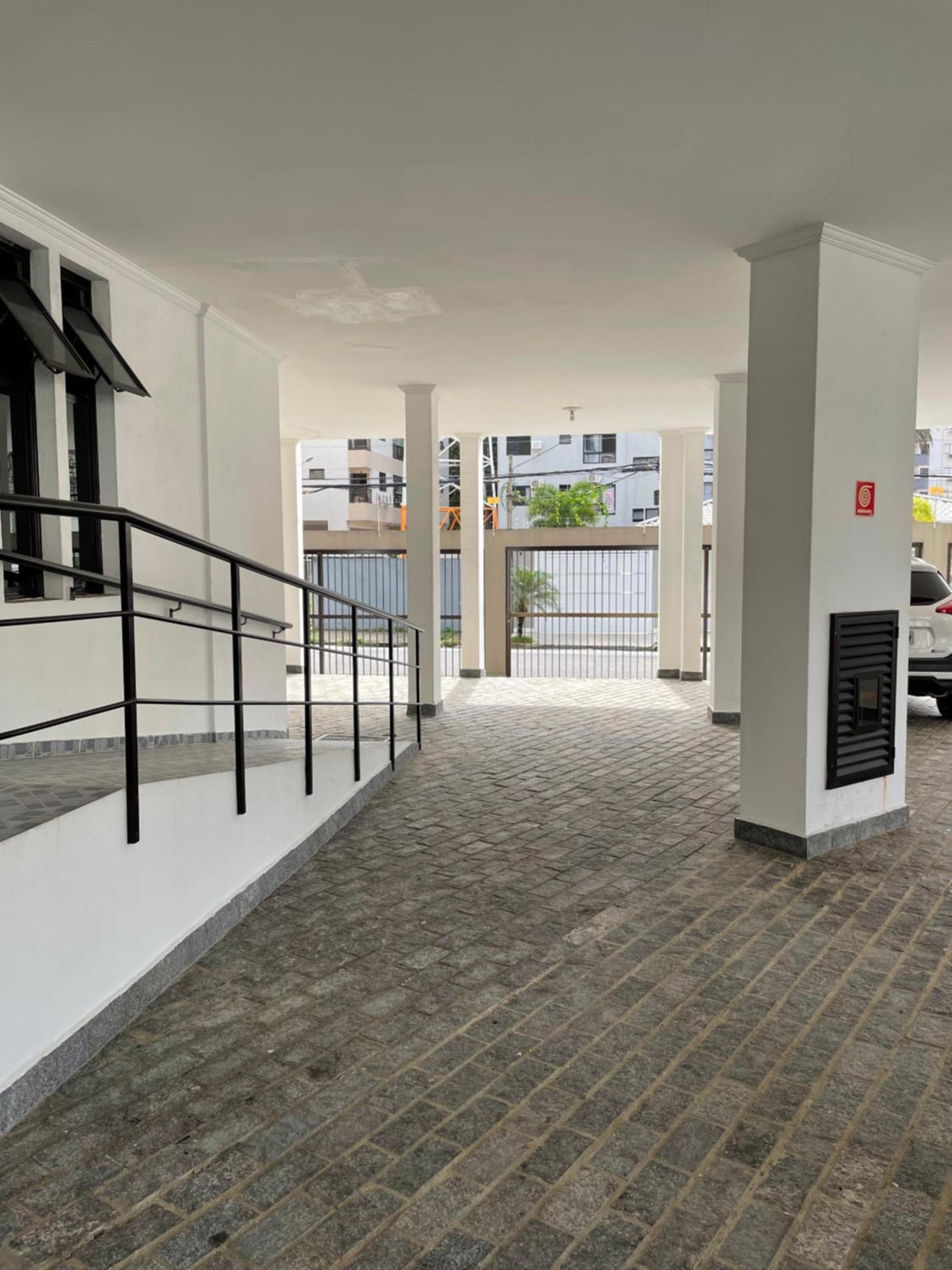 Apartment - Photo 32