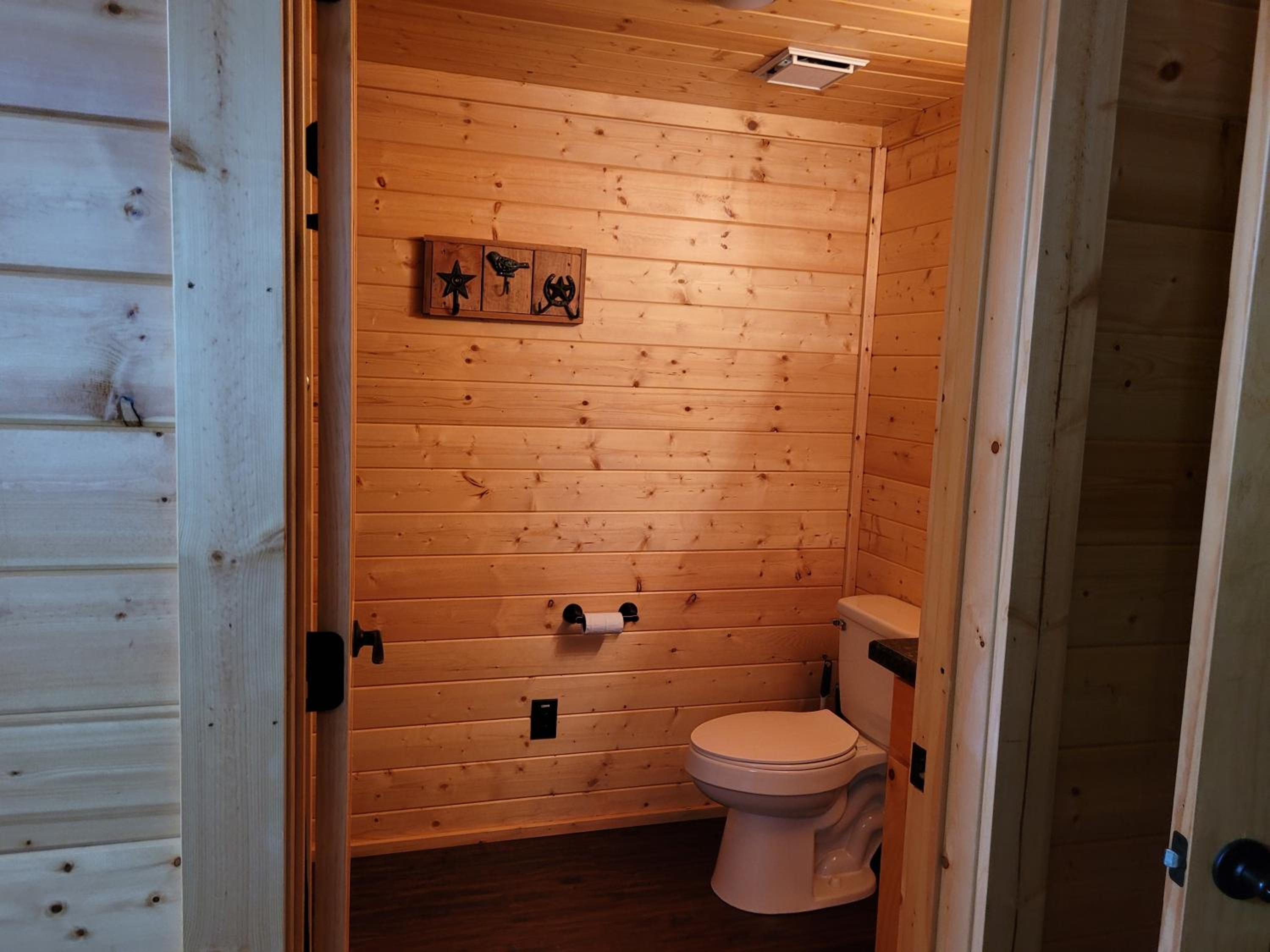Deluxe Cabin 11 photo 2