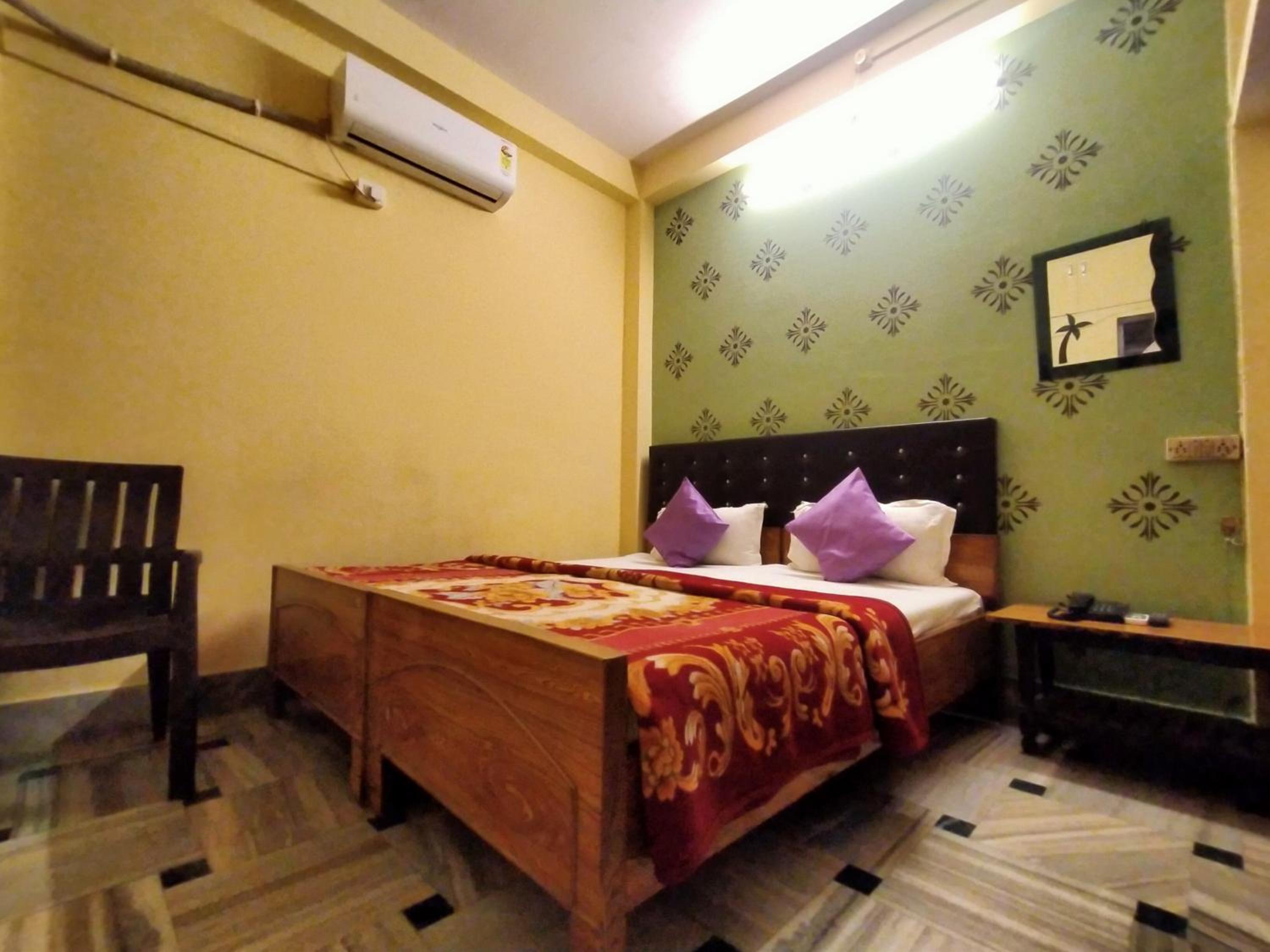 Deluxe Double Room - Photo 17