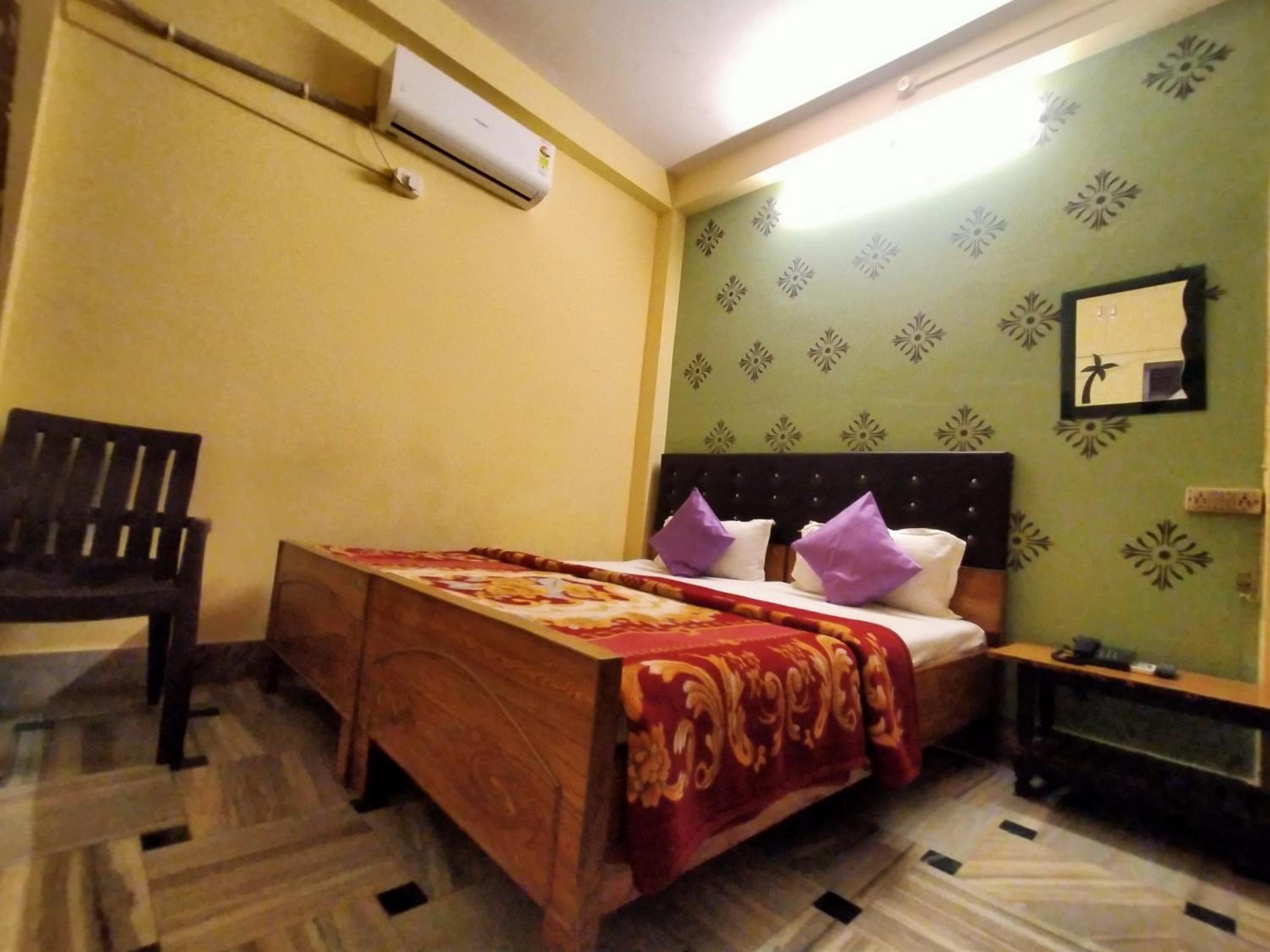 Deluxe Double Room - Photo 16