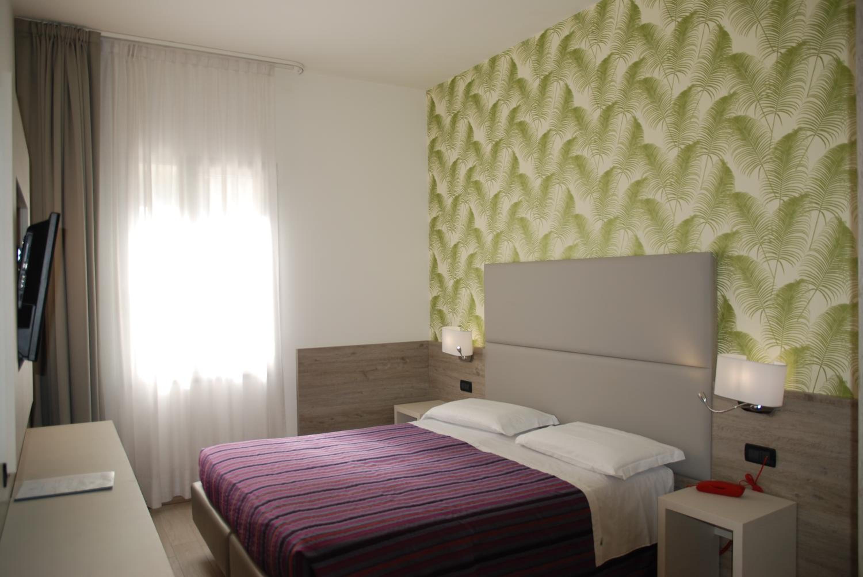 Classic Double or Twin Room - Photo 3