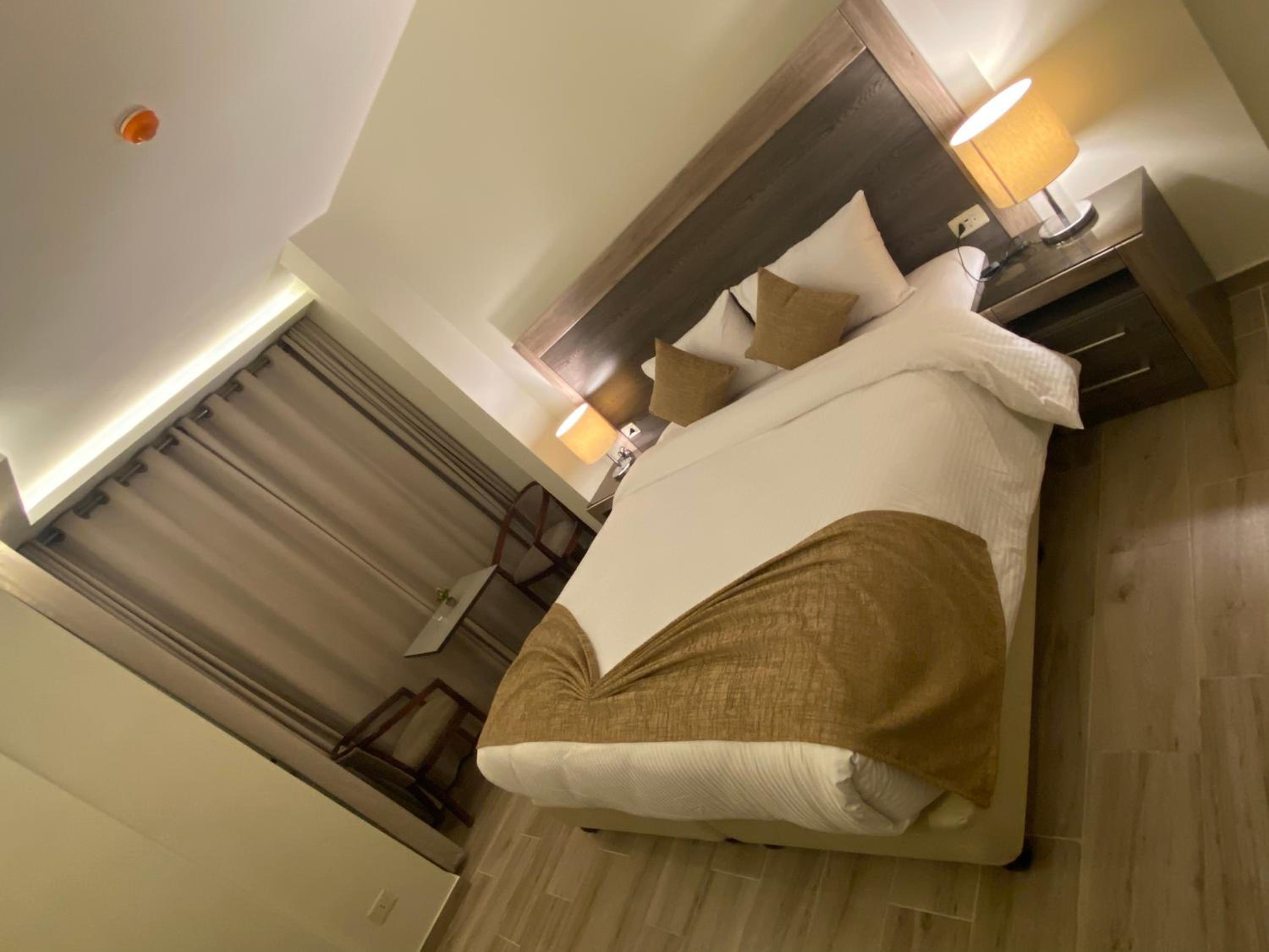 Deluxe Double Room - Photo 27