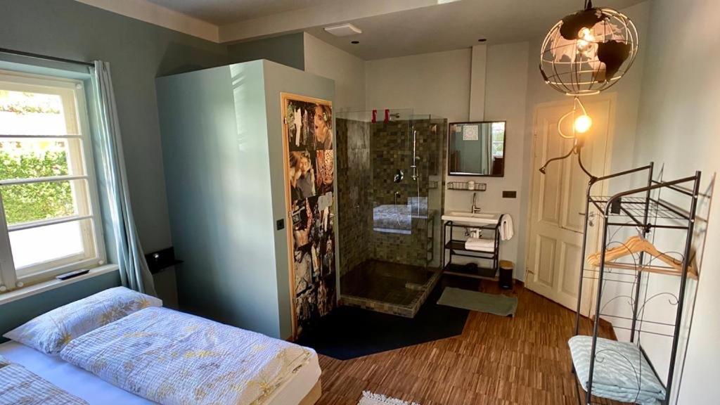 Standard Double Room - Photo 2