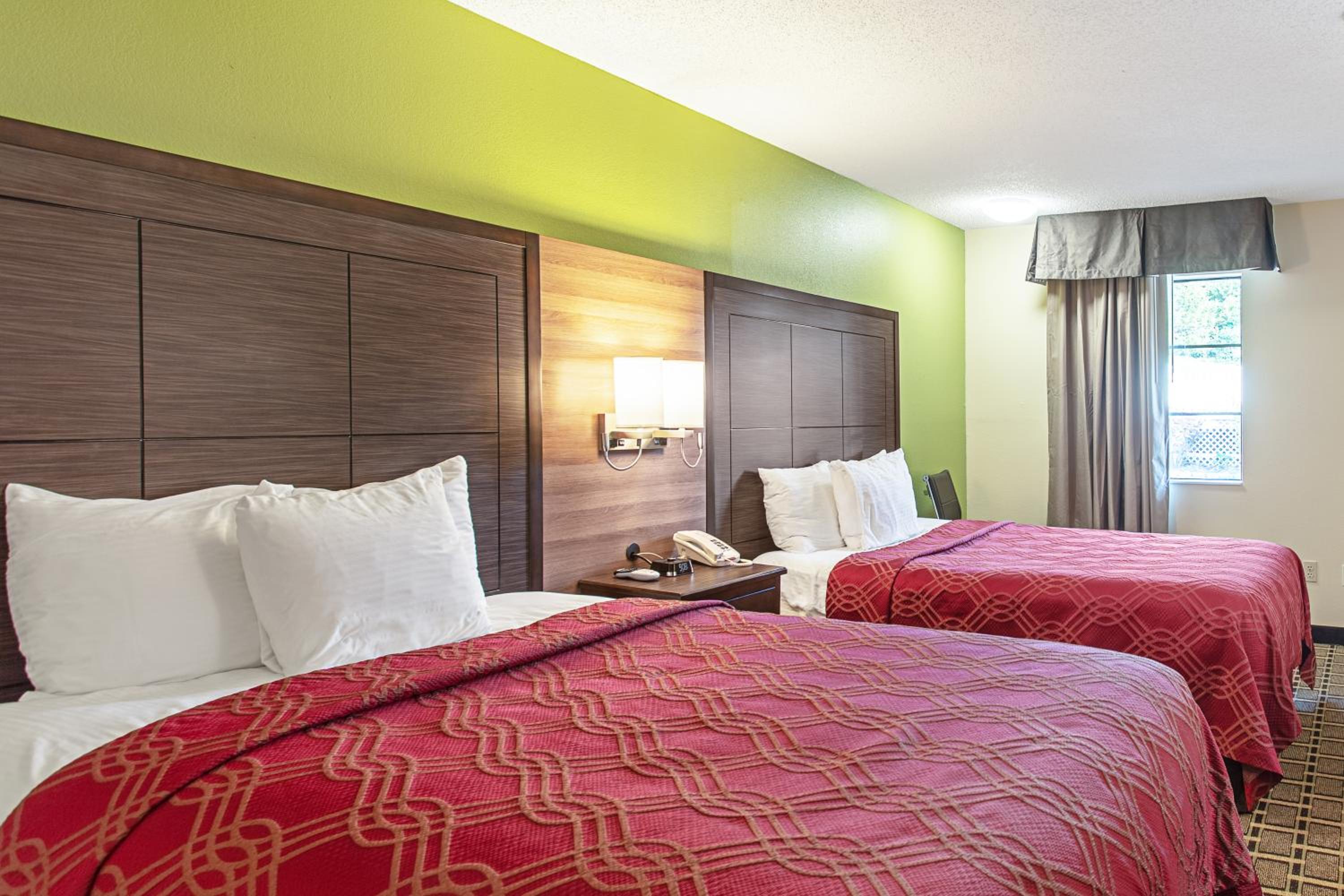 Double Room with Two Double Beds - Accessible/Smoking - Photo 2