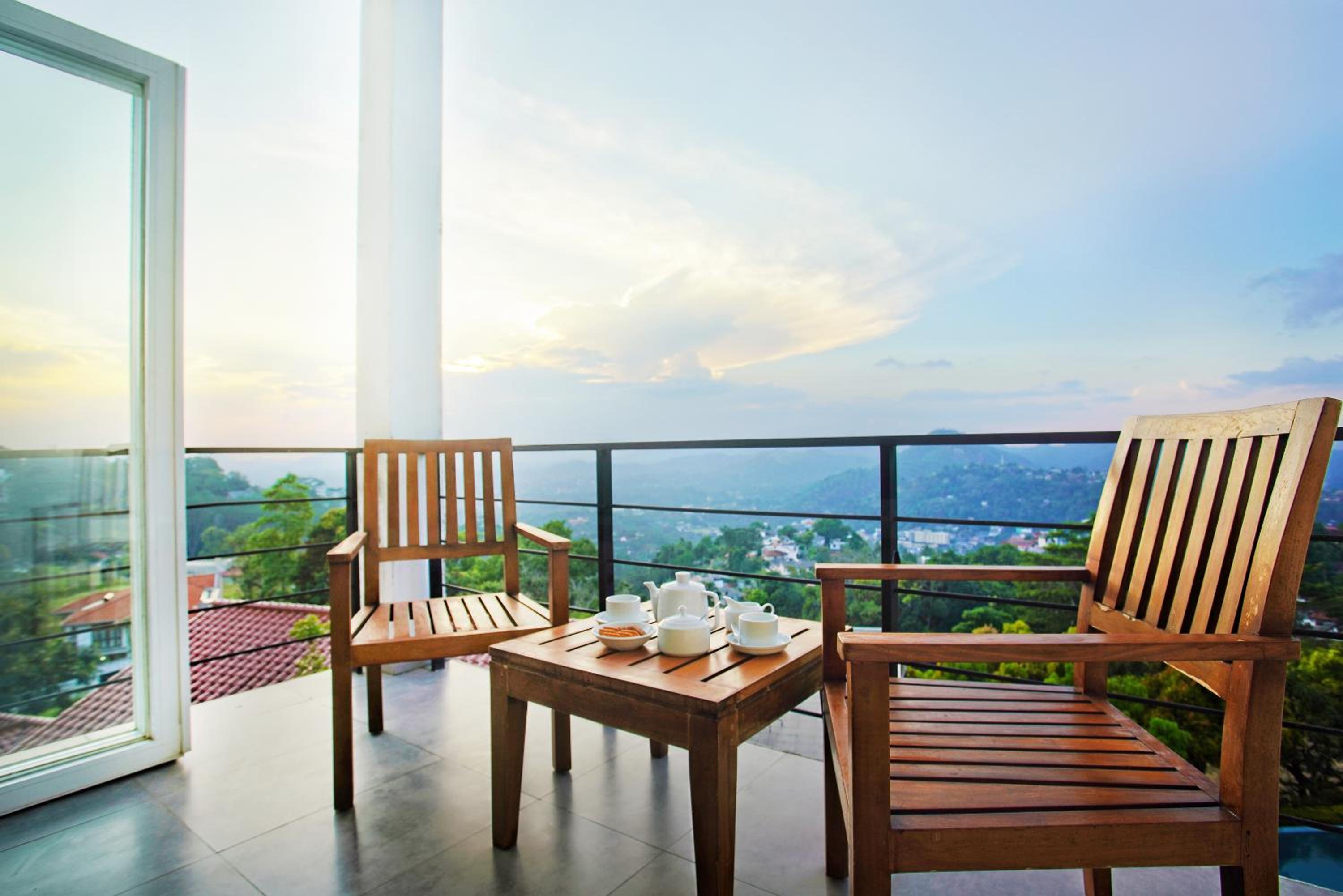 Deluxe Double Room with Balcony photo 3