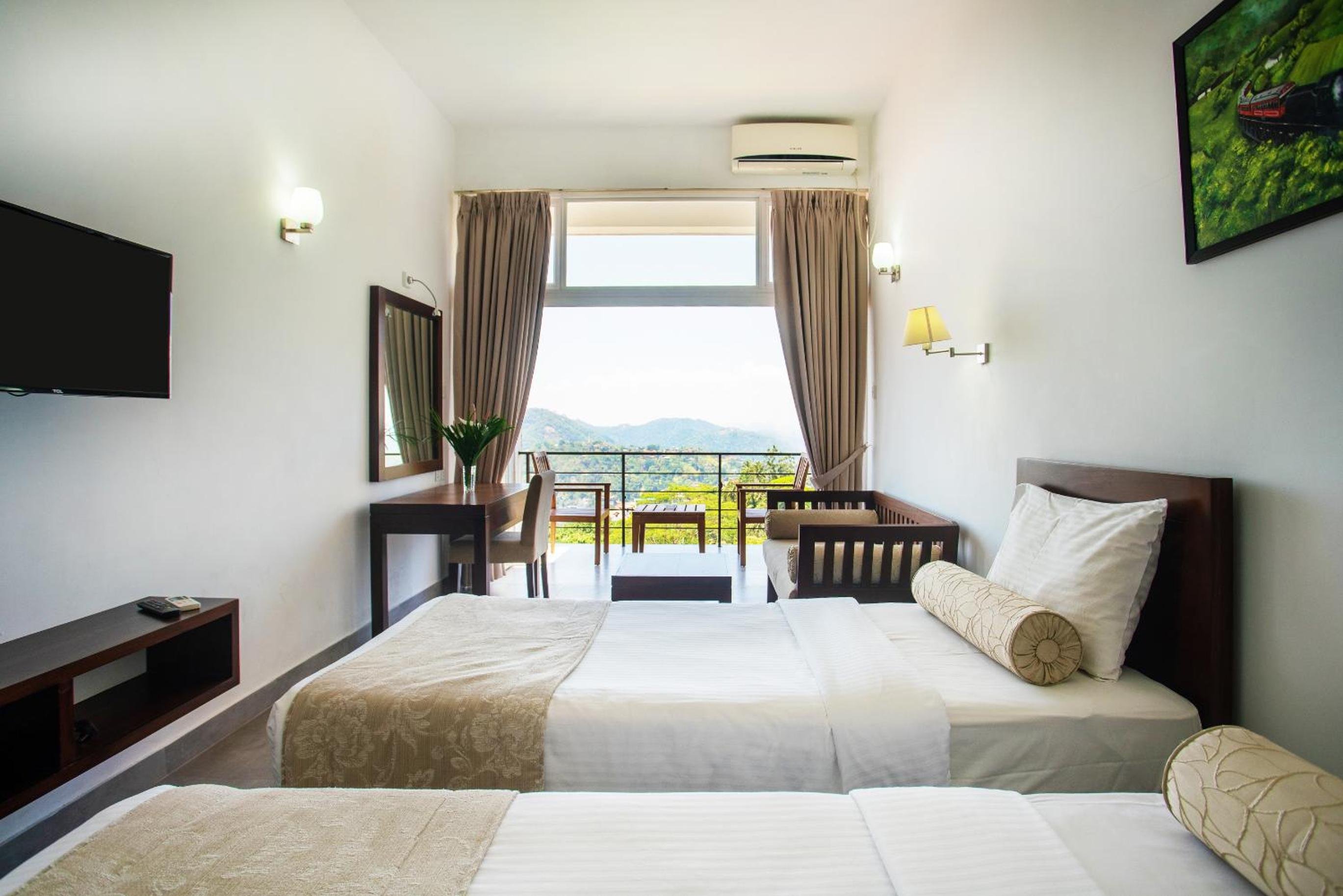 Deluxe Triple Room photo 3